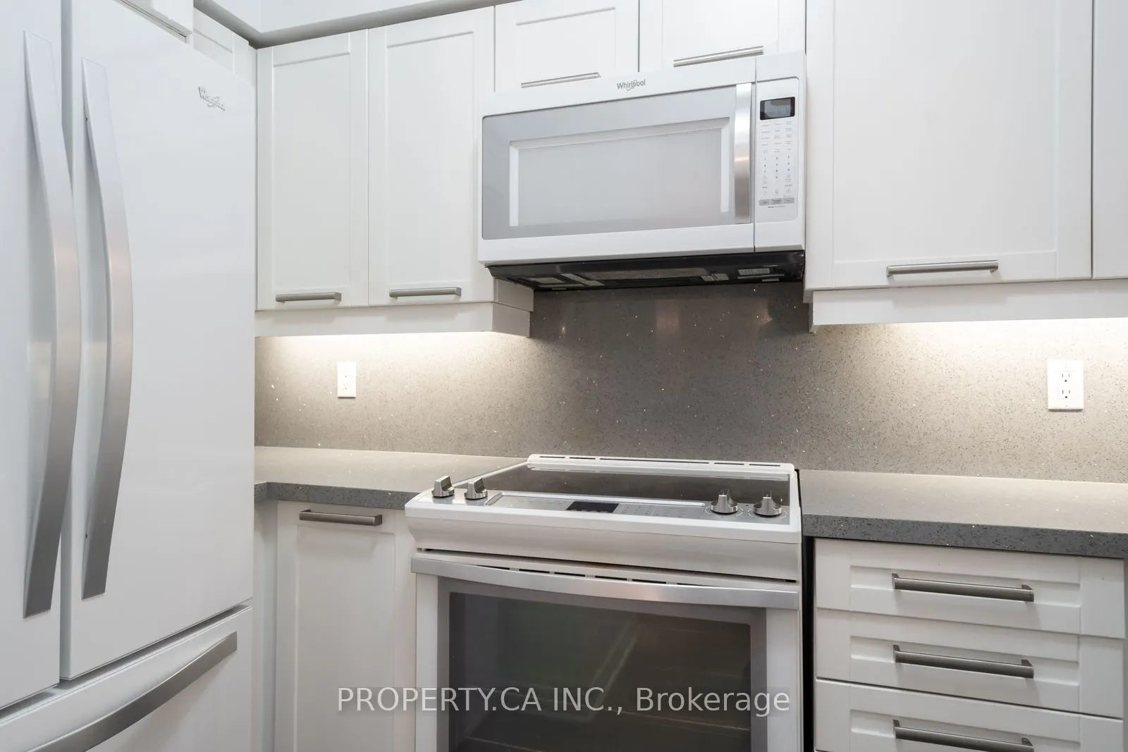 2111 Lakeshore Boulevard W, #105