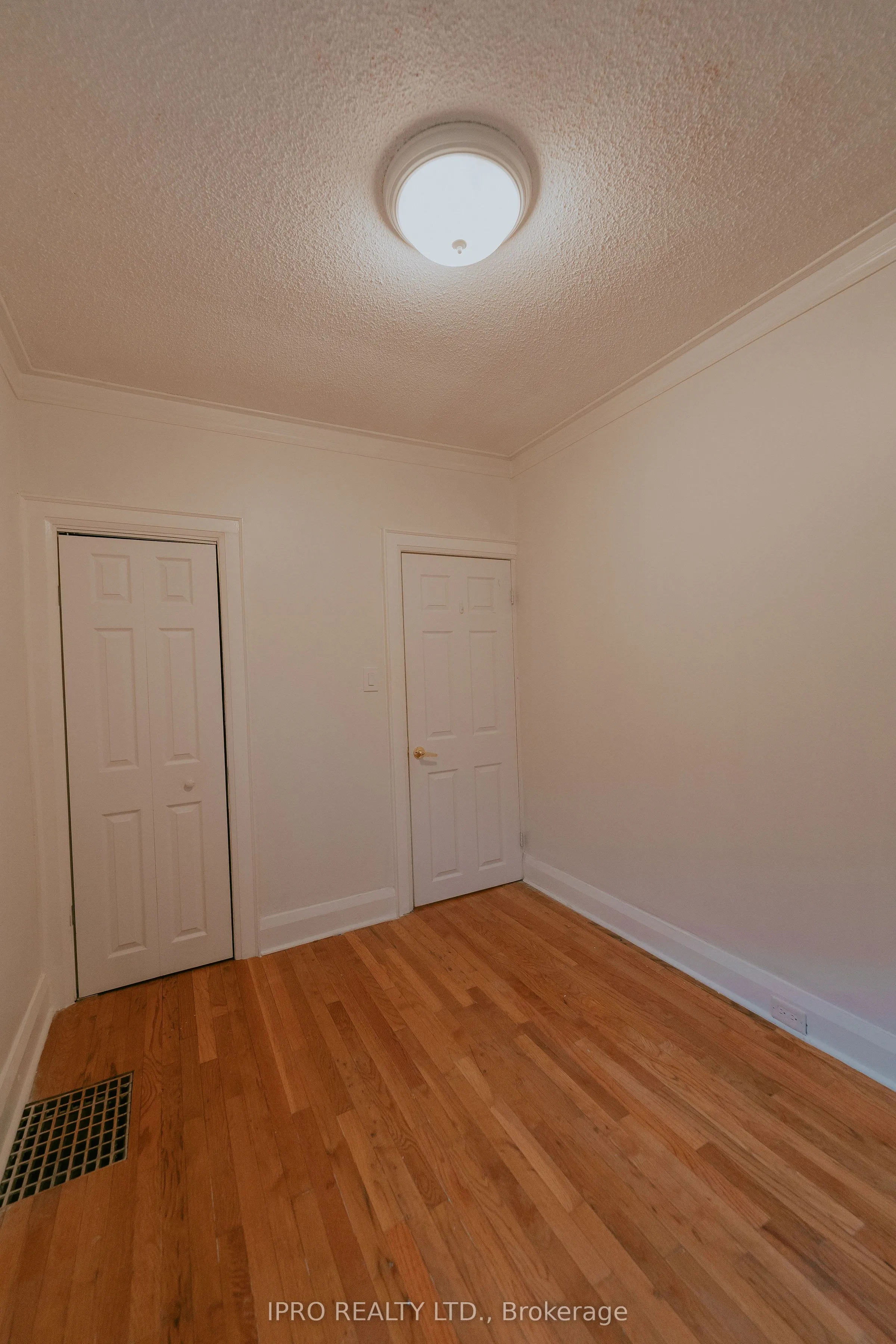 183 Livingstone Avenue W