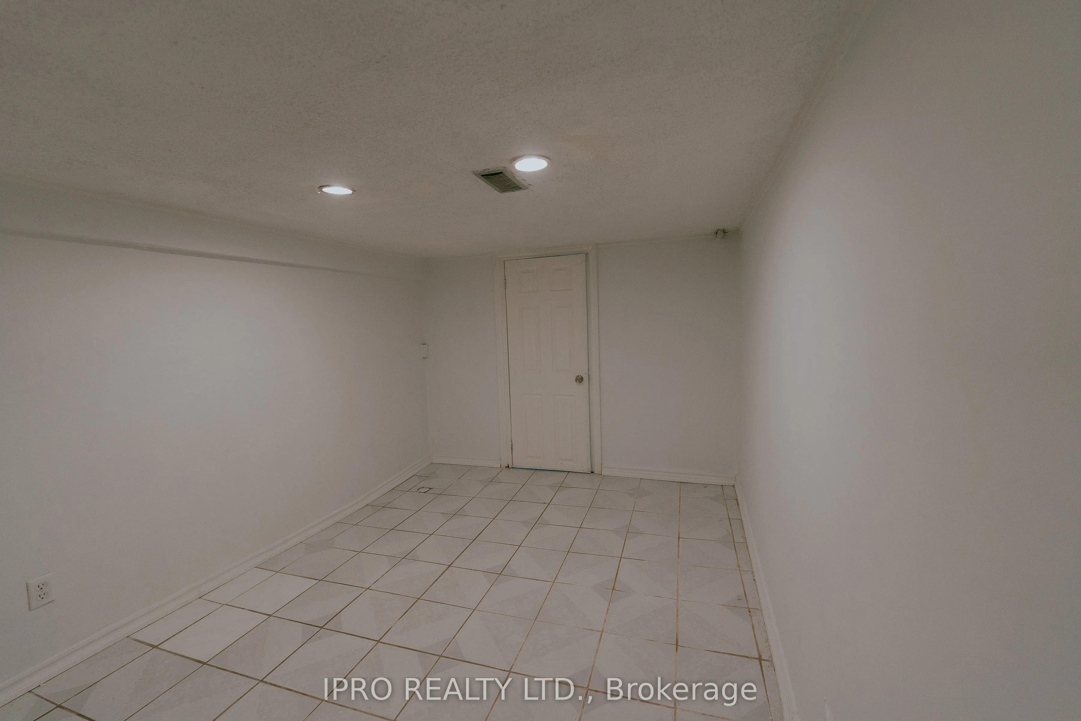 183 Livingstone Avenue W