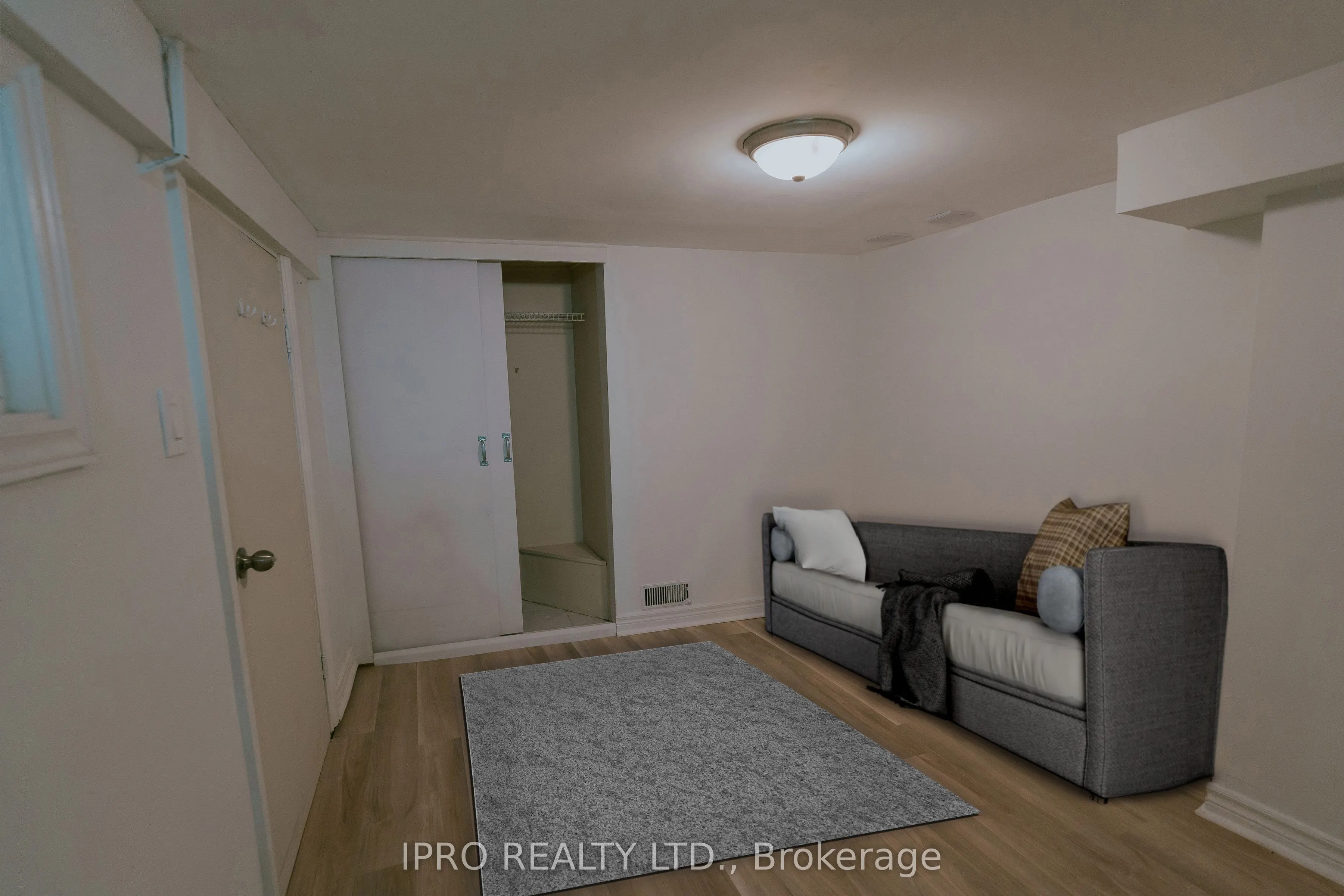 183 Livingstone Avenue W