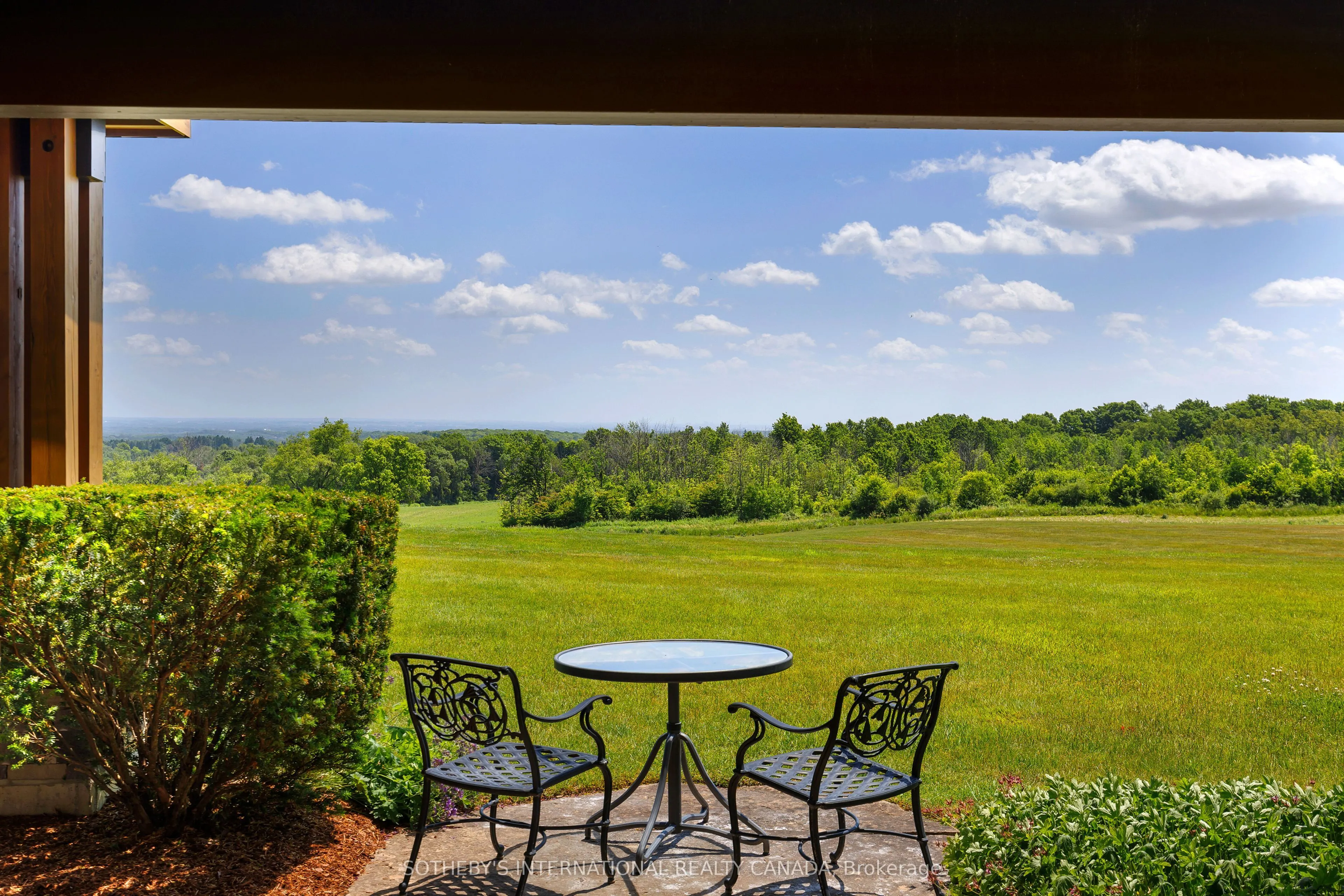5765 ESCARPMENT Side Road