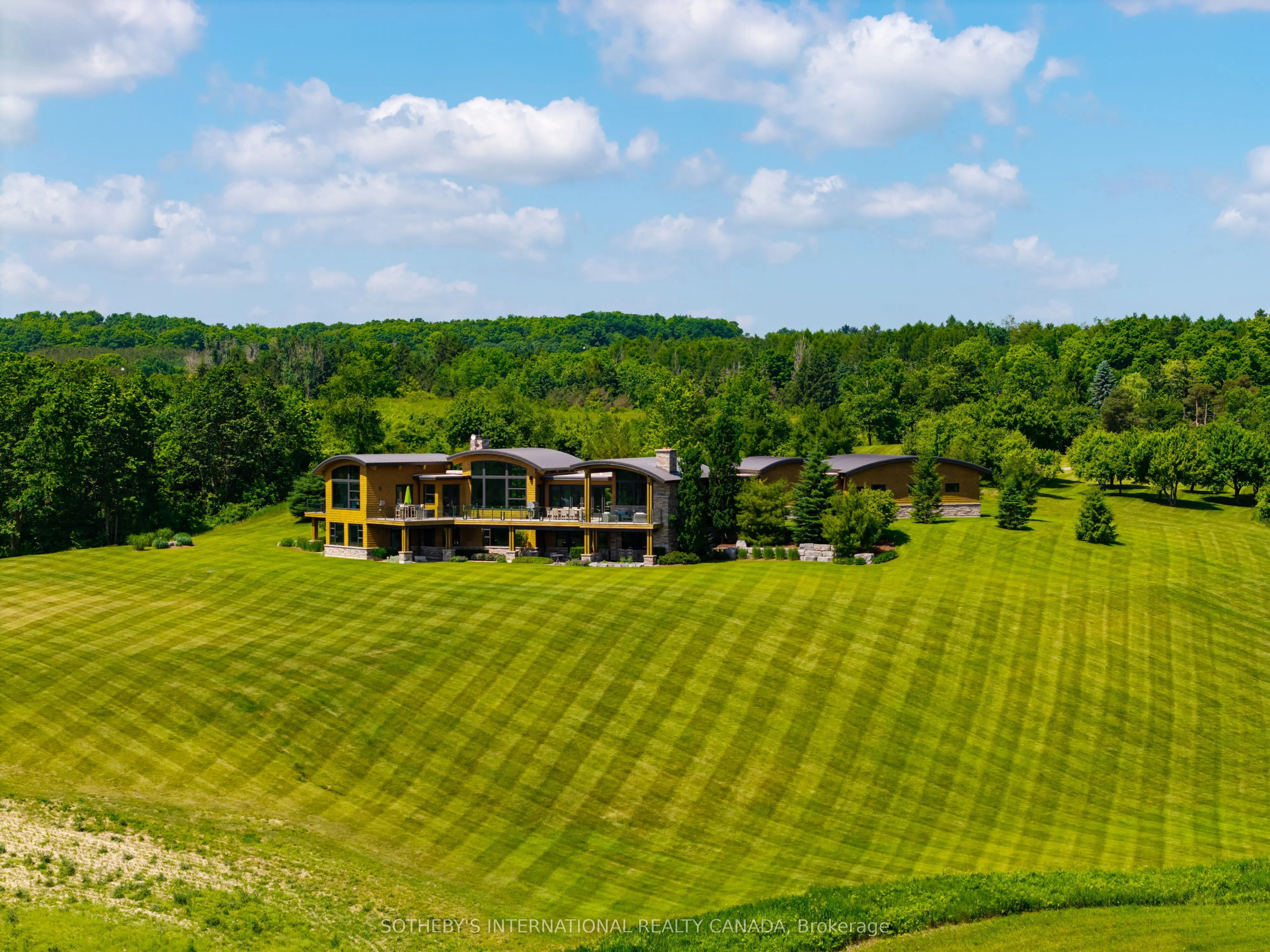 5765 ESCARPMENT Side Road