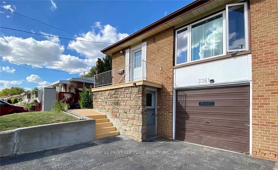 3361 The Credit Woodlands