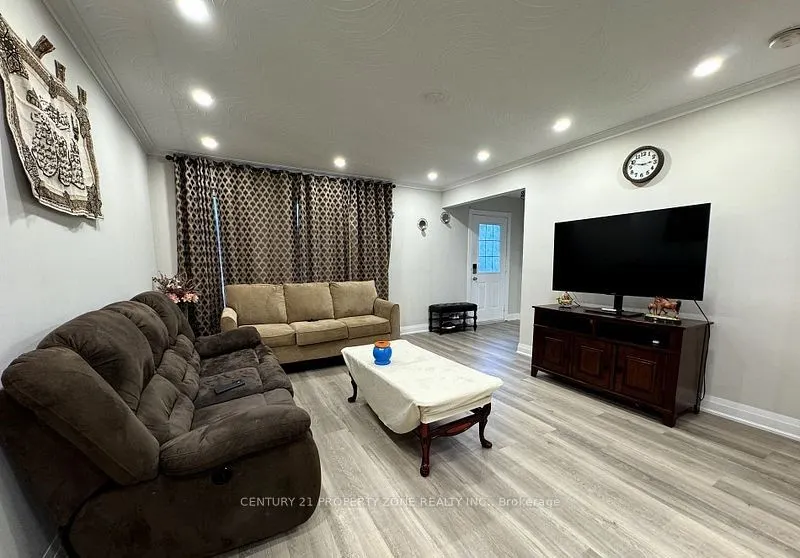 3361 The Credit Woodlands