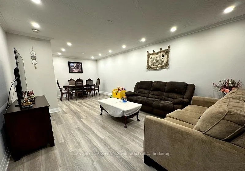 3361 The Credit Woodlands