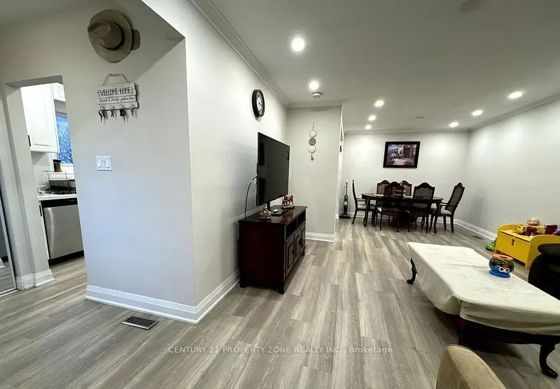 3361 The Credit Woodlands