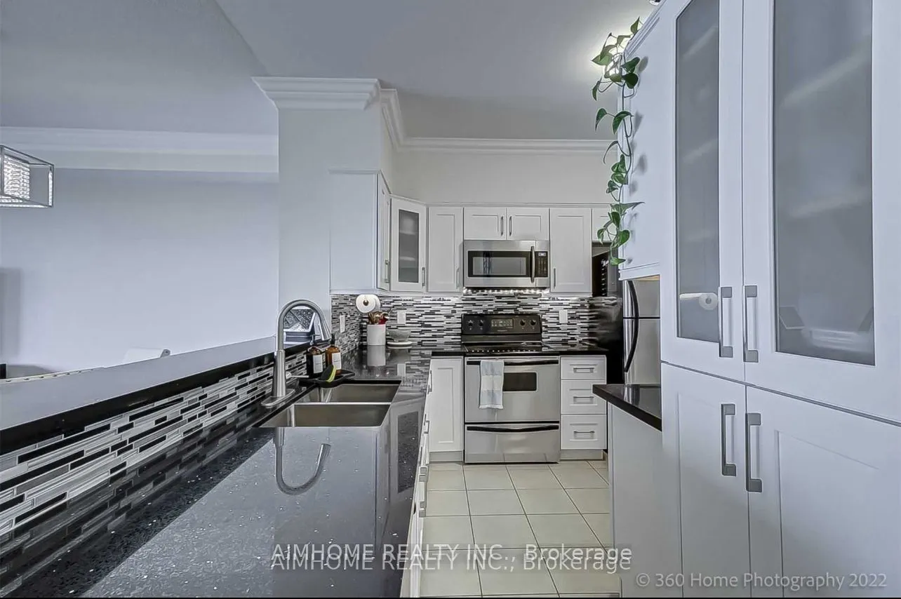 2119 Lakeshore Boulevard W, #607