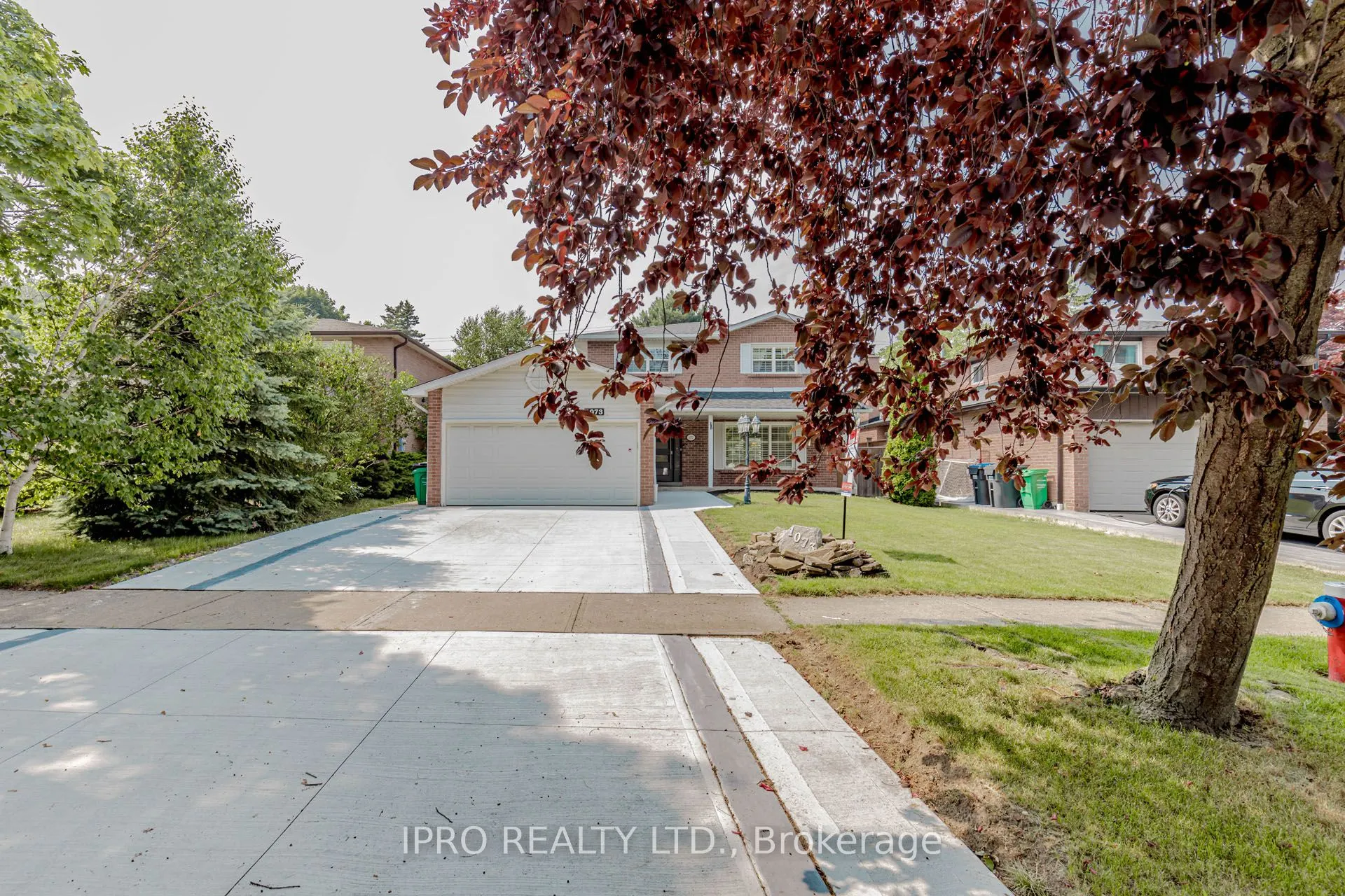 1073 Mesa Crescent