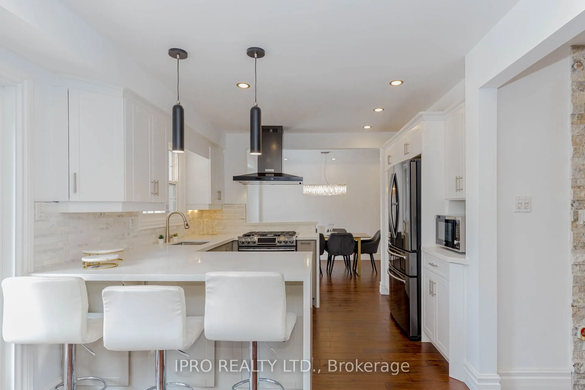 1073 Mesa Crescent