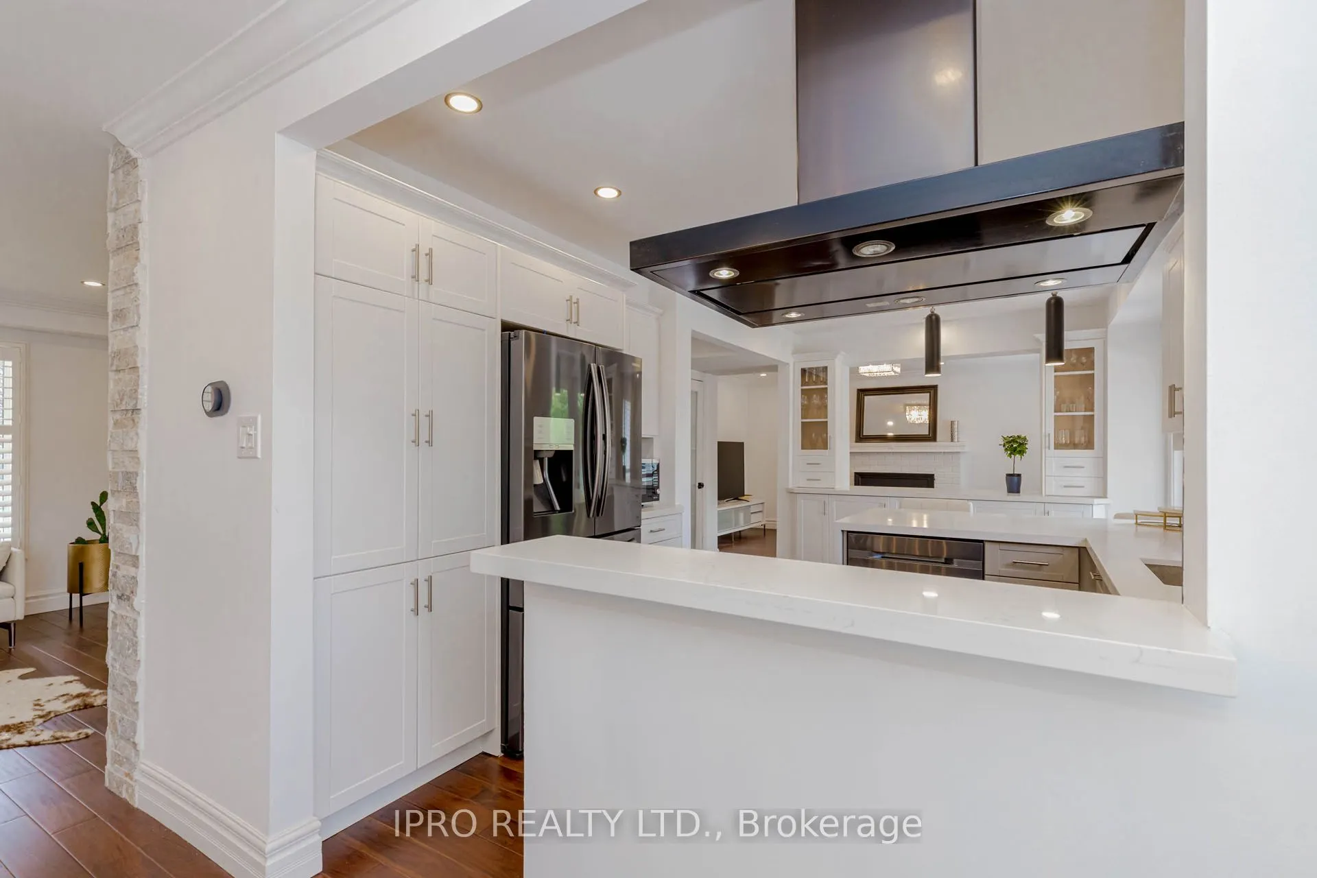 1073 Mesa Crescent