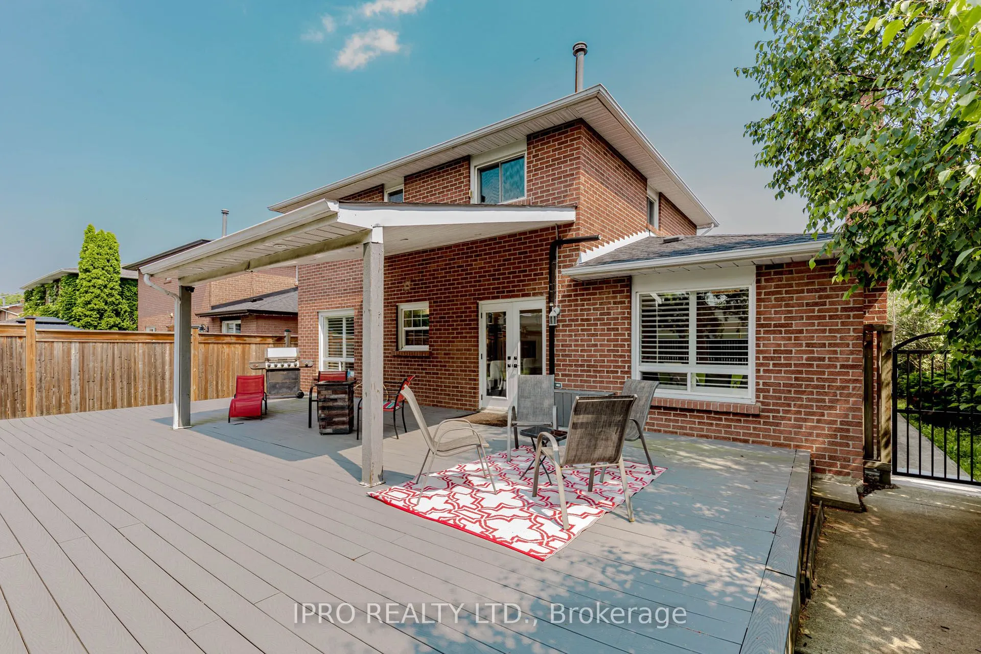 1073 Mesa Crescent
