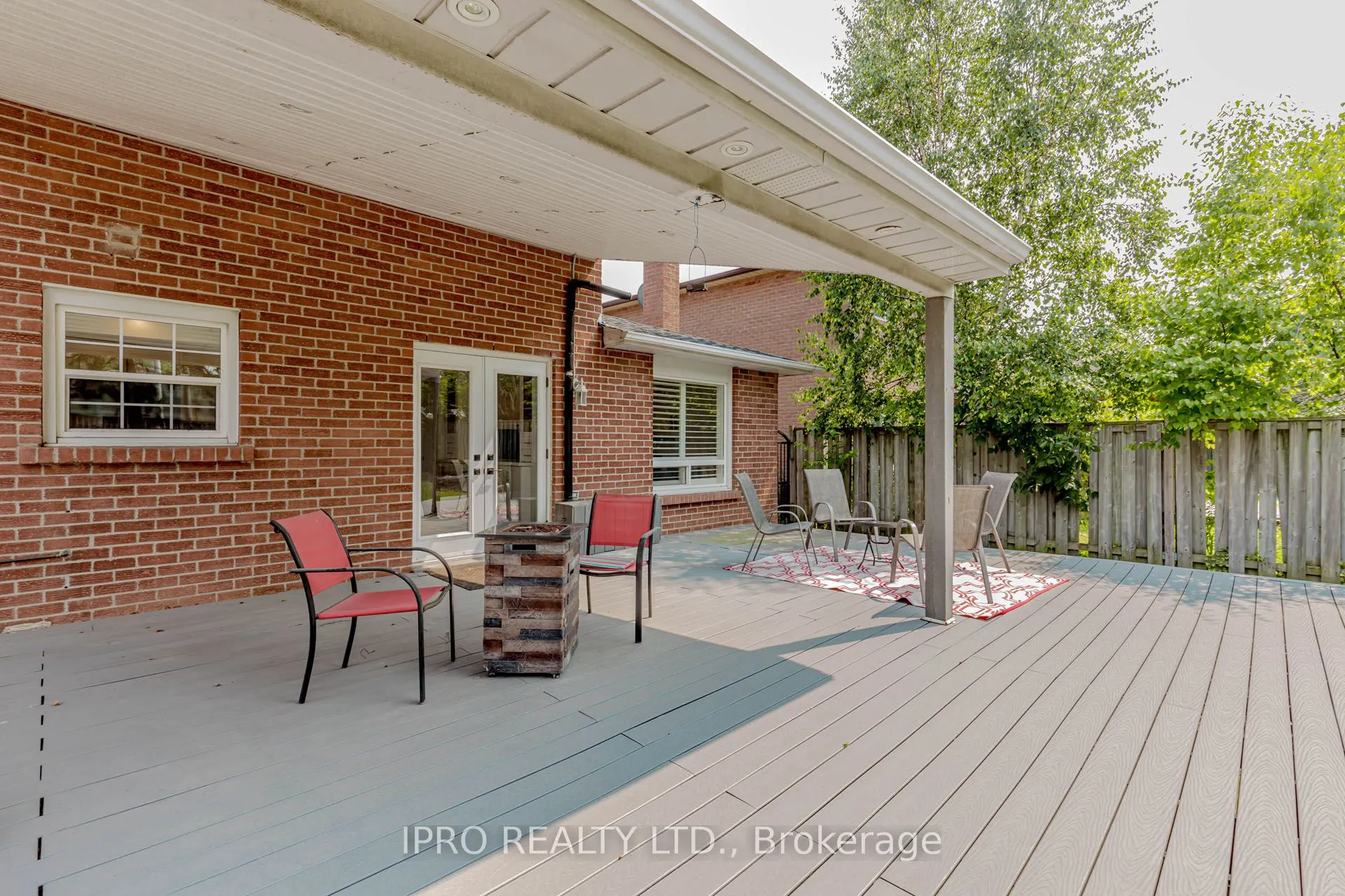 1073 Mesa Crescent