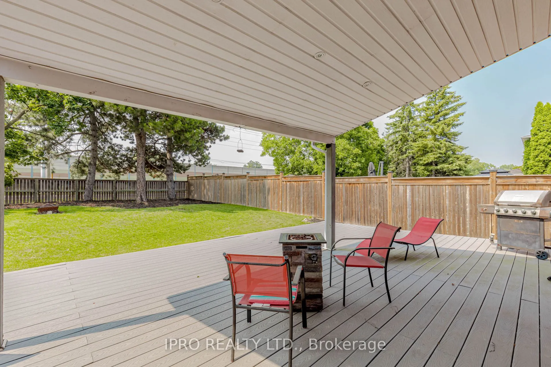 1073 Mesa Crescent
