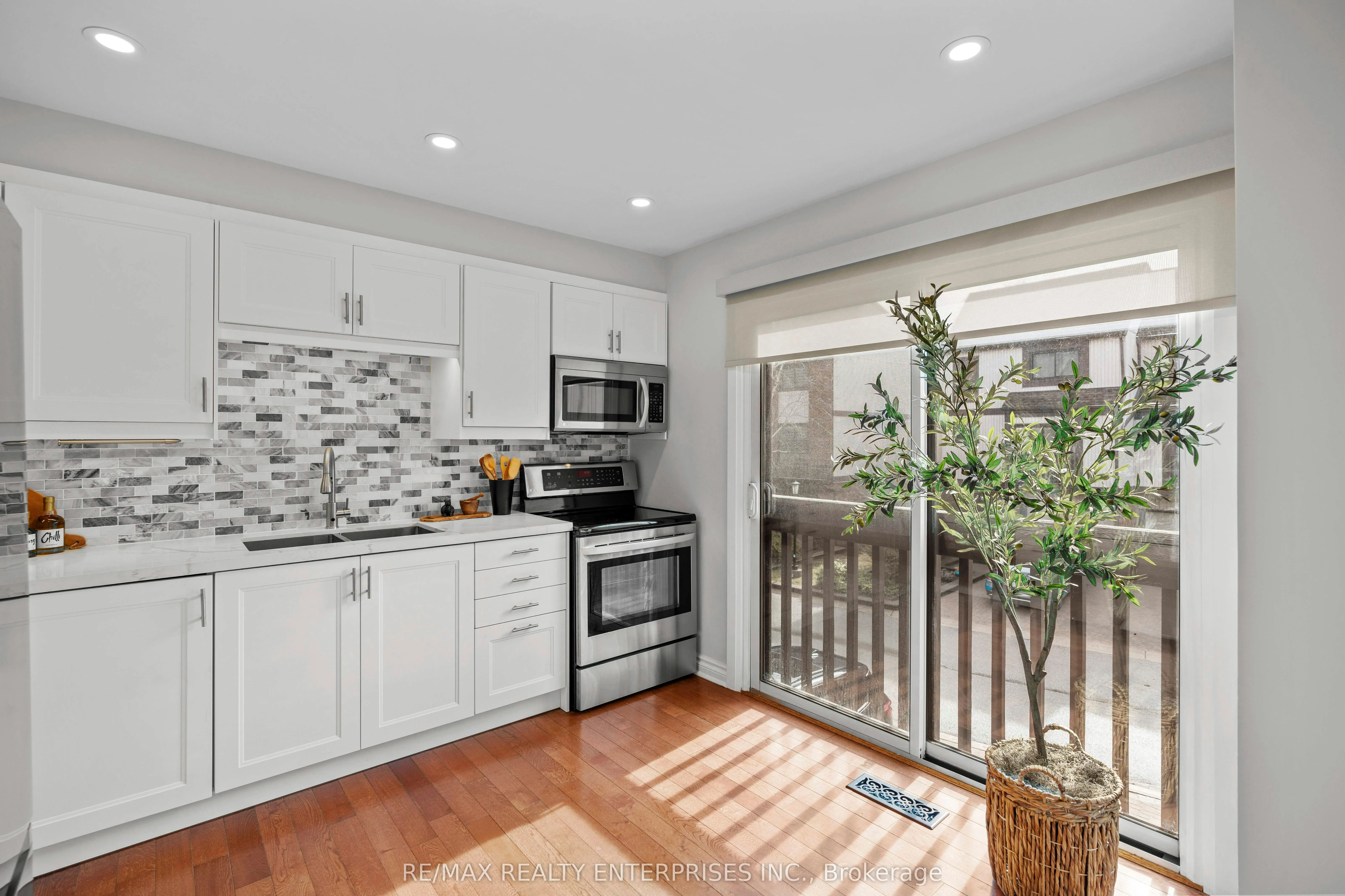 1060 Walden Circle, #40