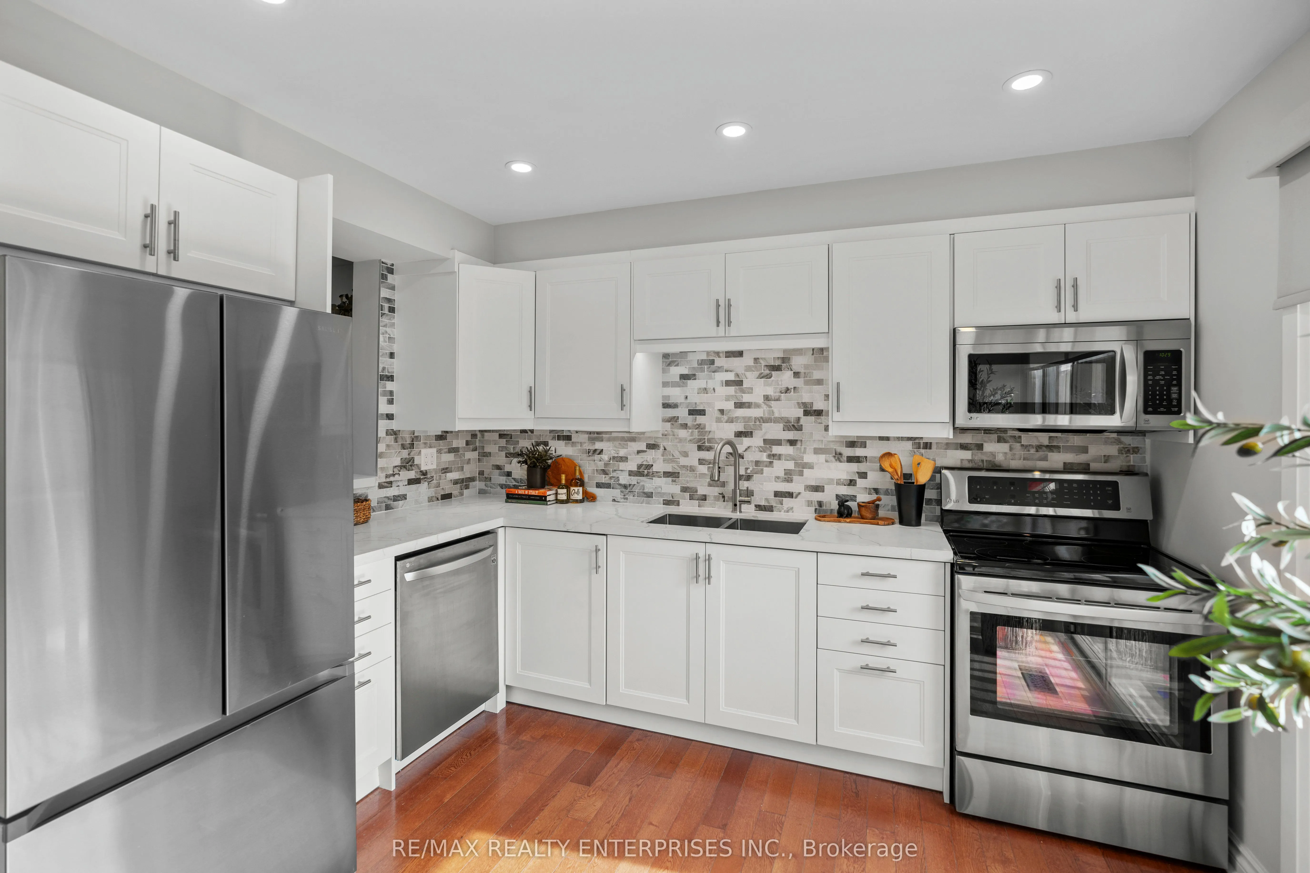 1060 Walden Circle, #40