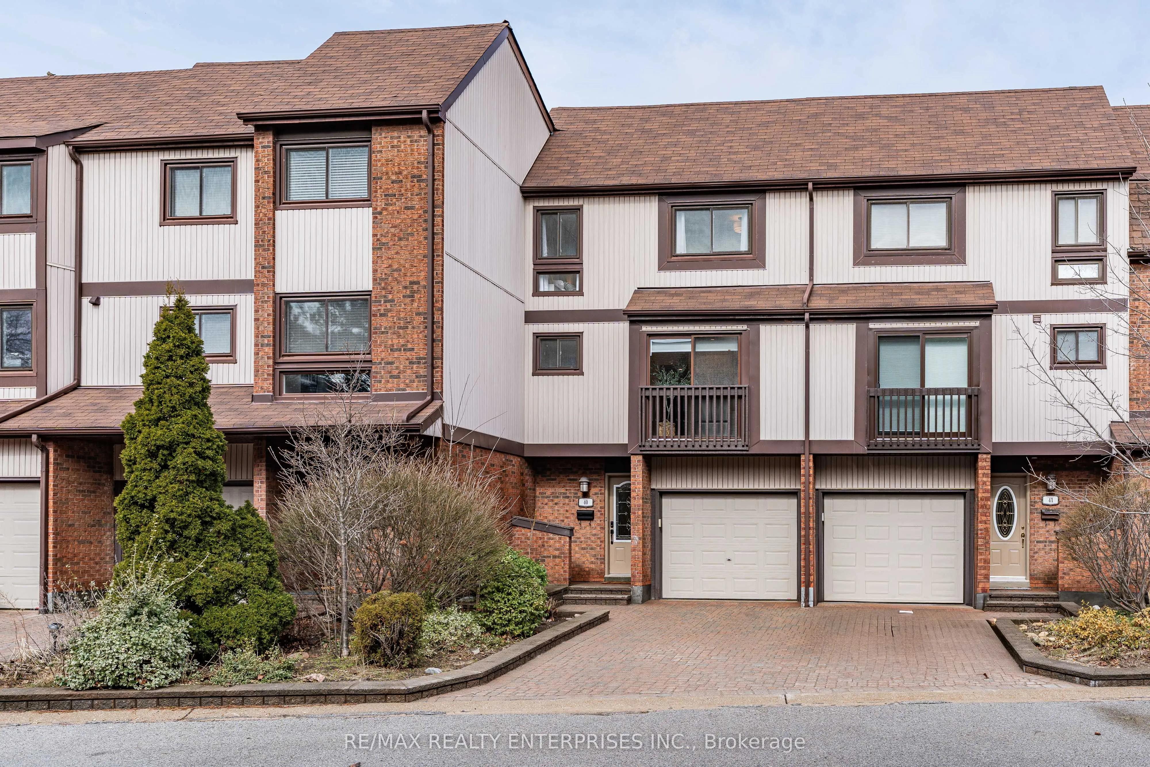 1060 Walden Circle, #40