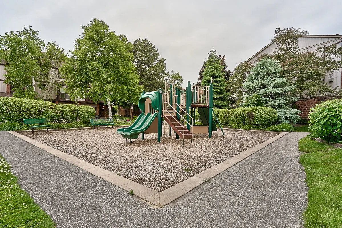 1060 Walden Circle, #40