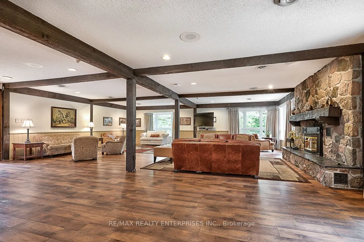 1060 Walden Circle, #40