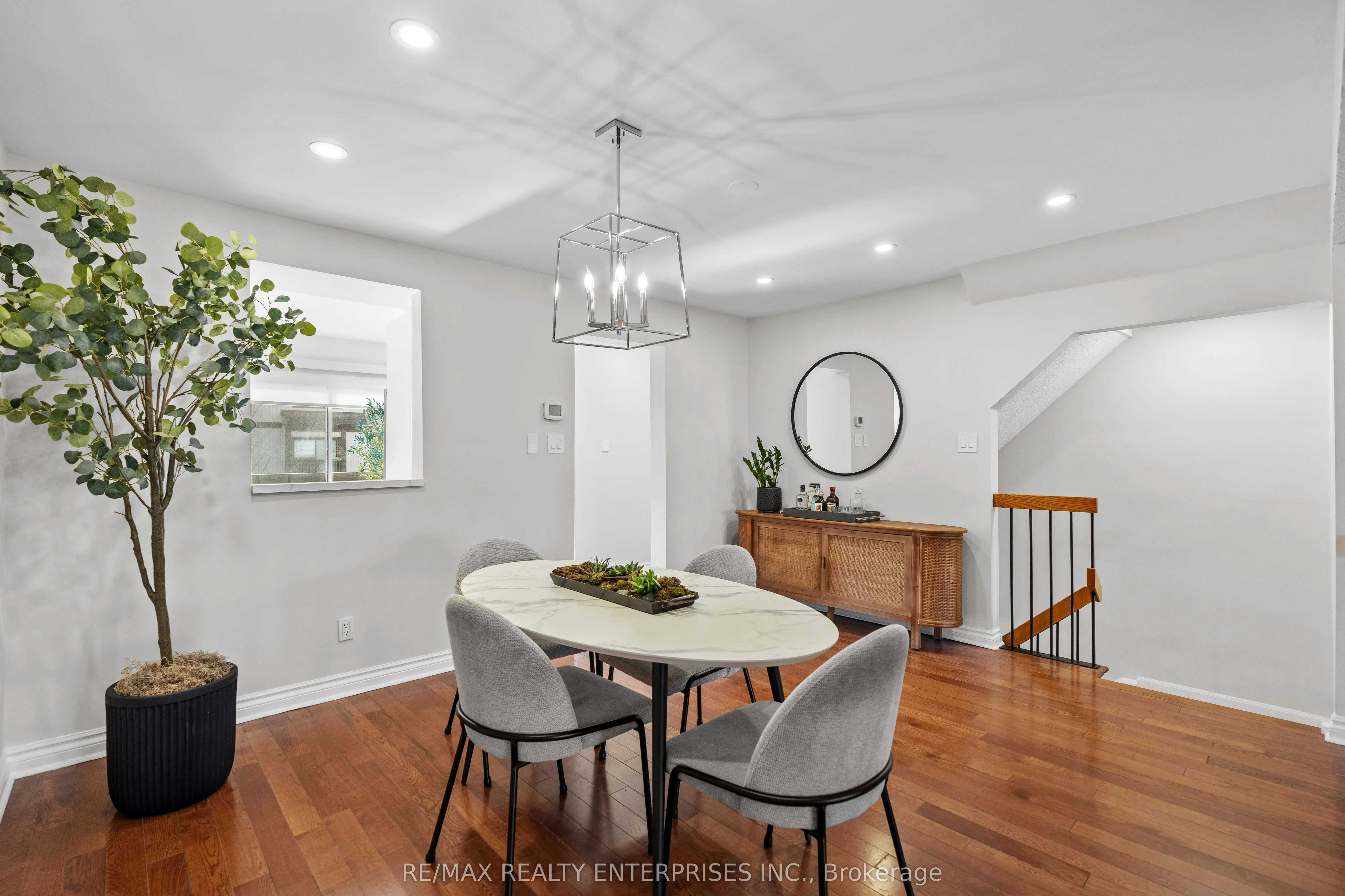 1060 Walden Circle, #40