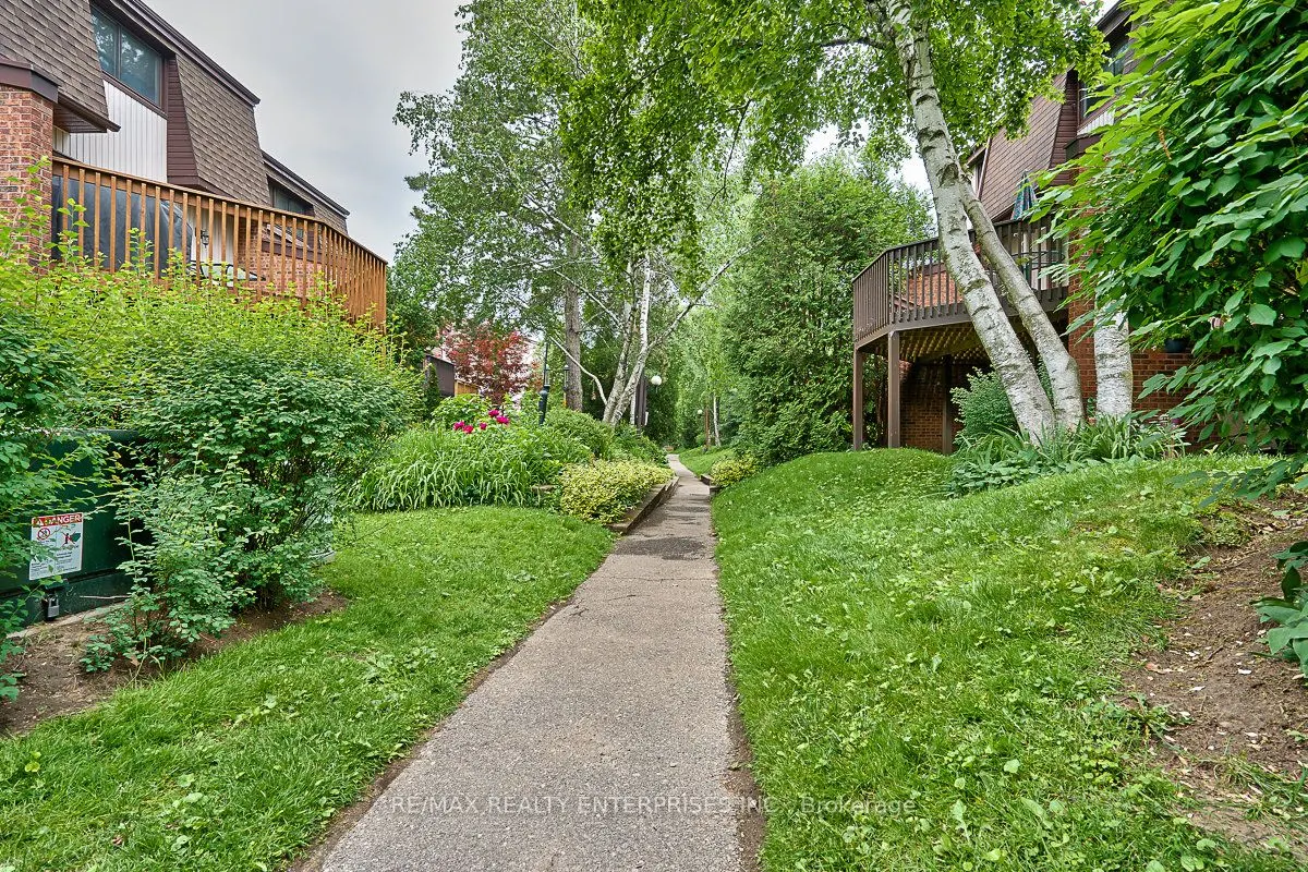 1060 Walden Circle, #40
