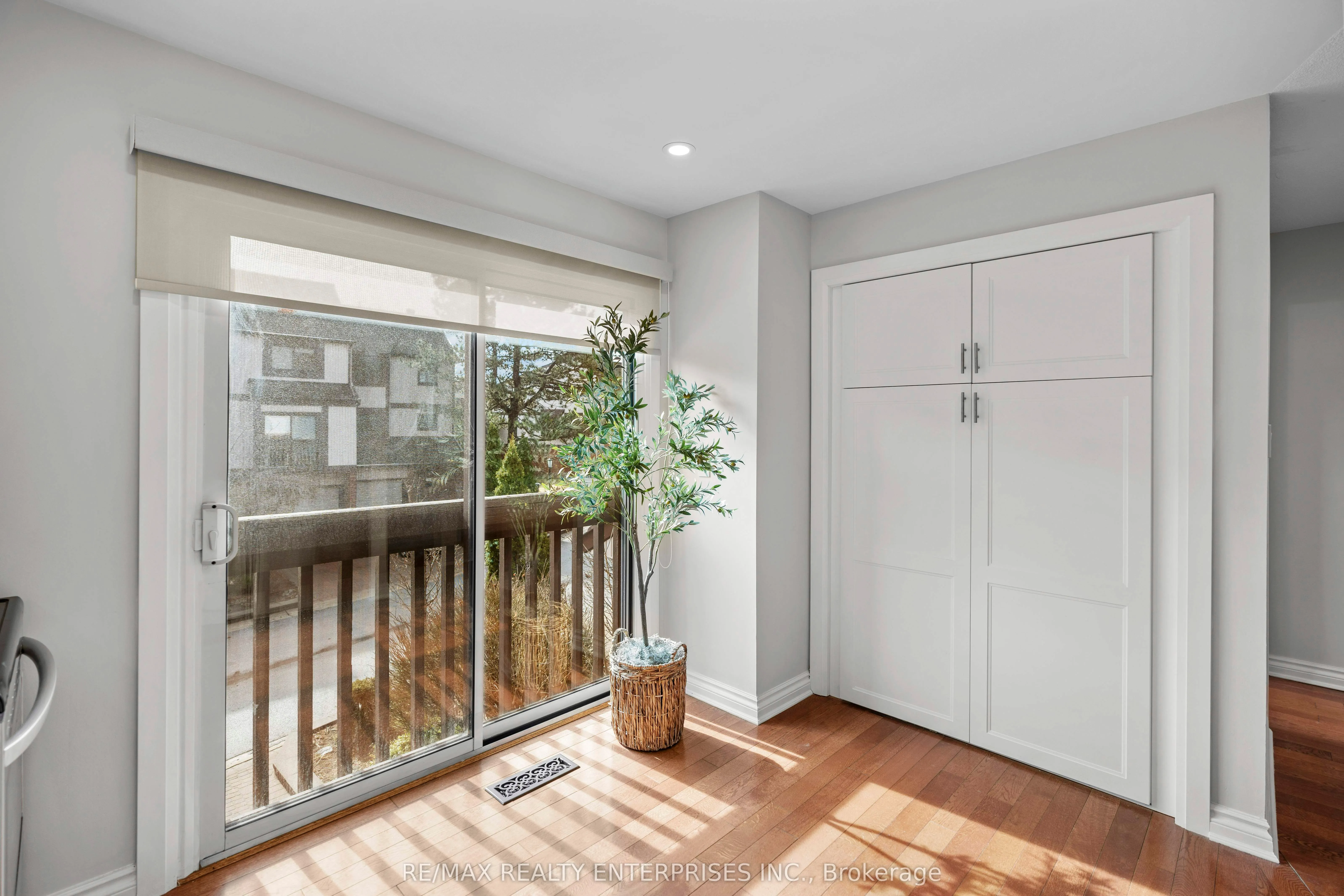 1060 Walden Circle, #40
