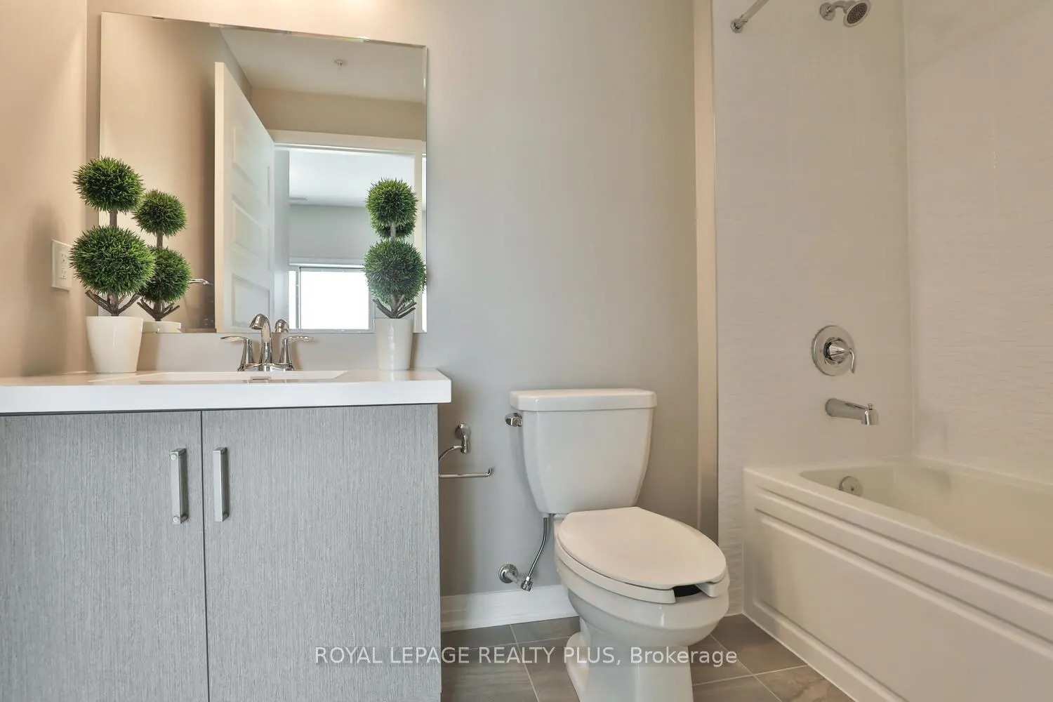 102 Grovewood Common, #306