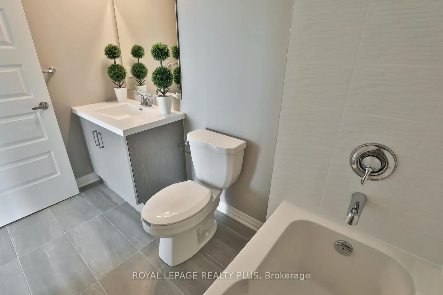 102 Grovewood Common, #306