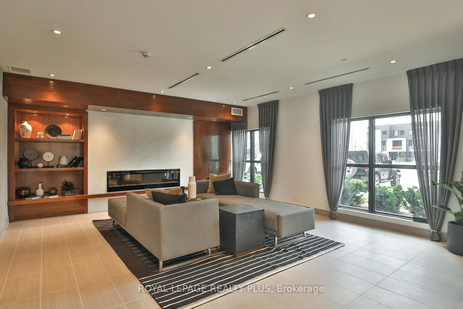 102 Grovewood Common, #306