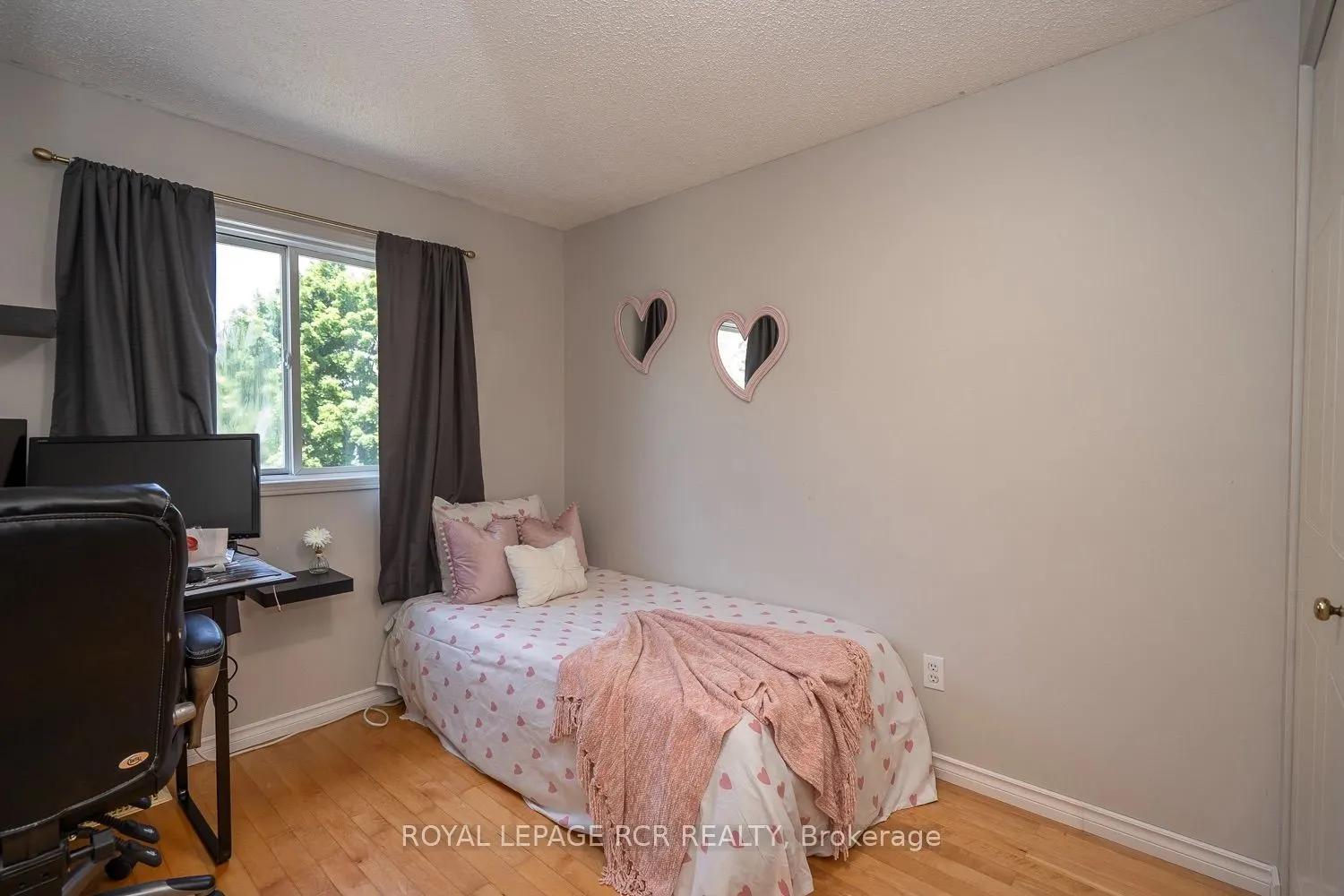 252 Elmwood Crescent