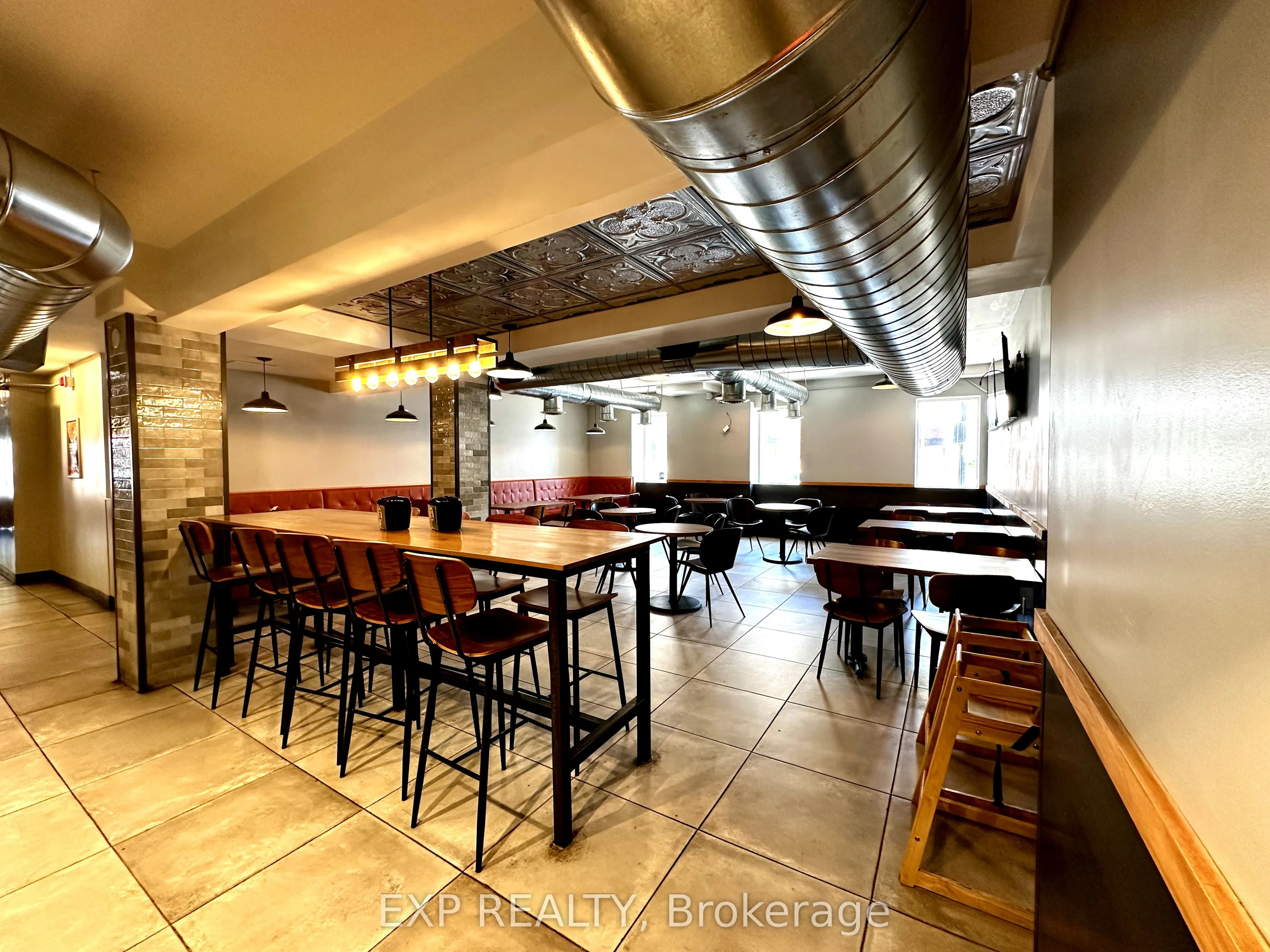 162 Lakeshore Road E