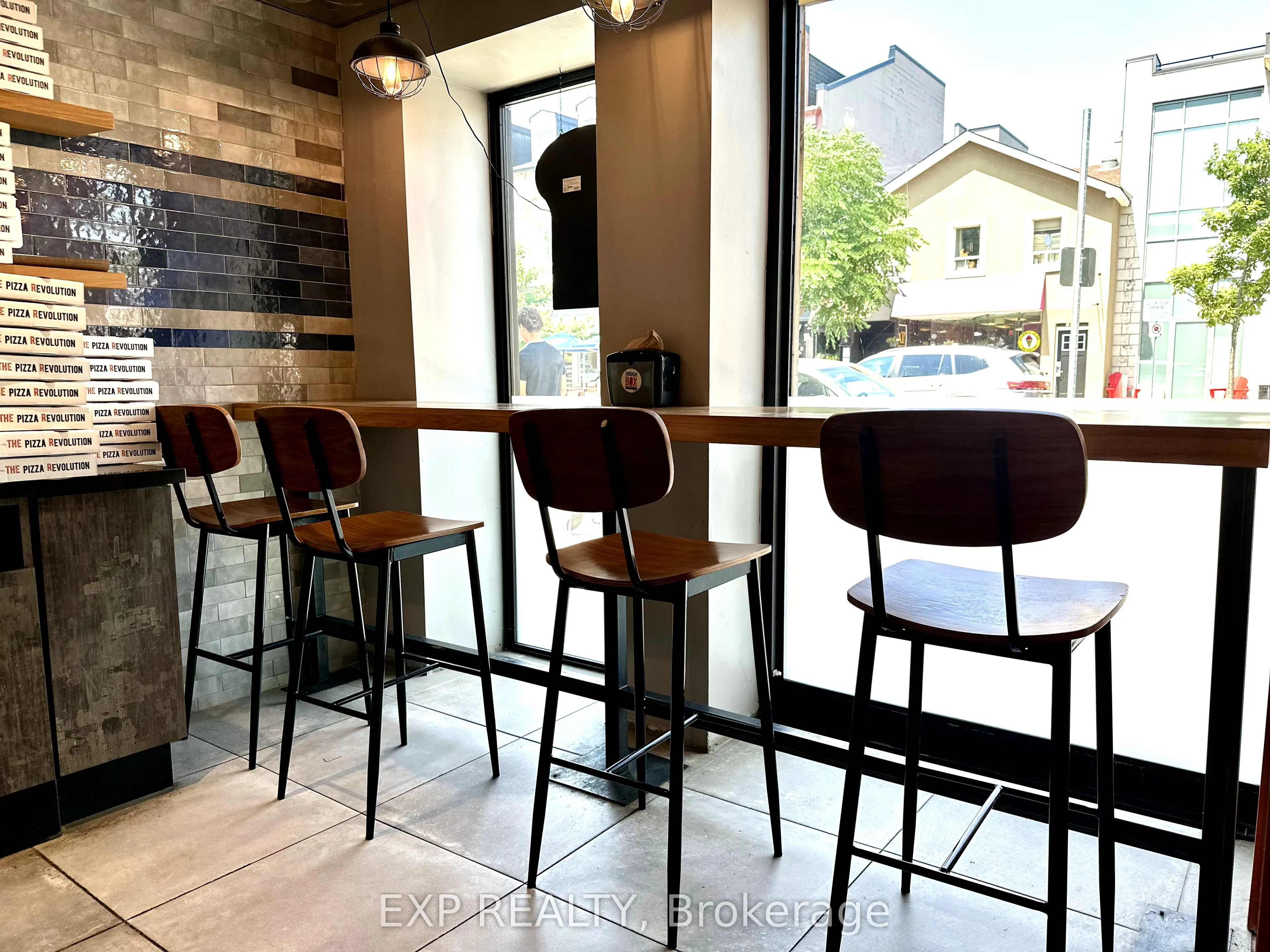 162 Lakeshore Road E