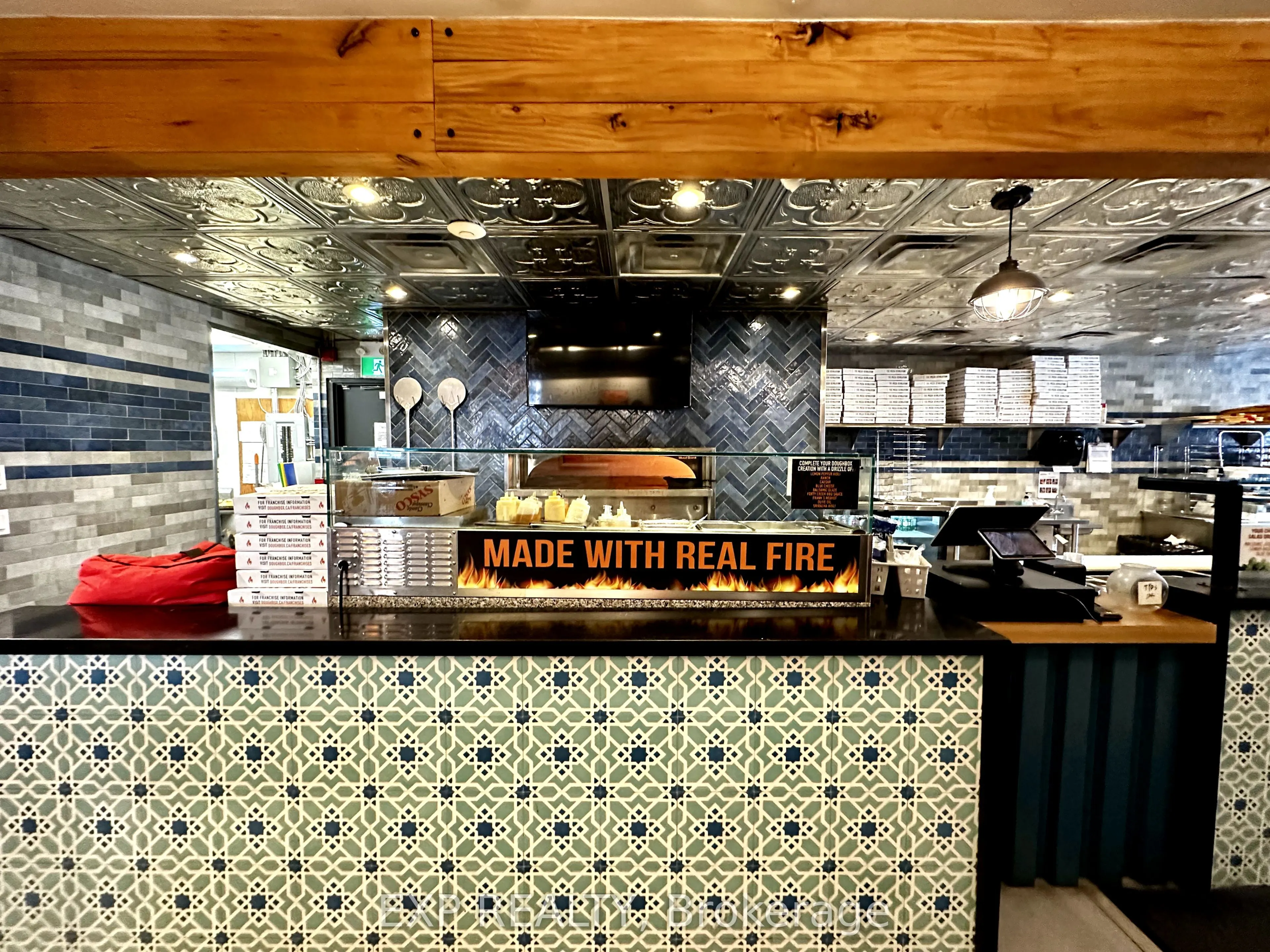 162 Lakeshore Road E