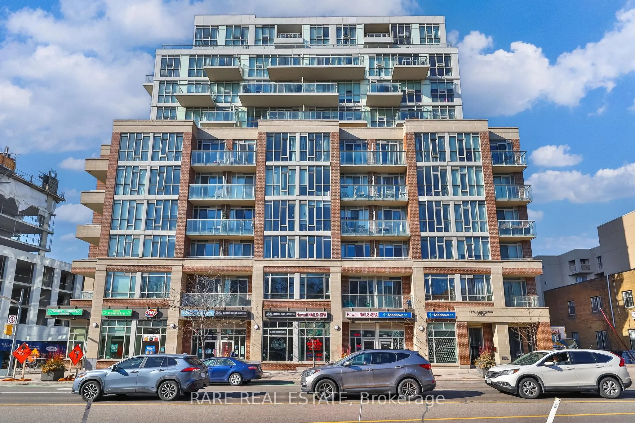 1638 Bloor Street W, #607