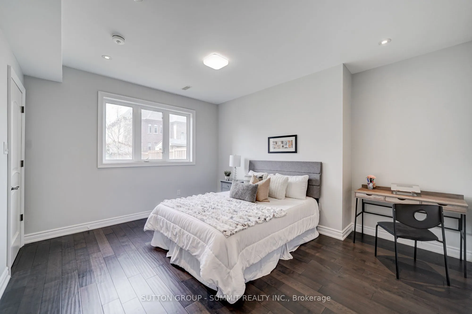 6 Flanders Road