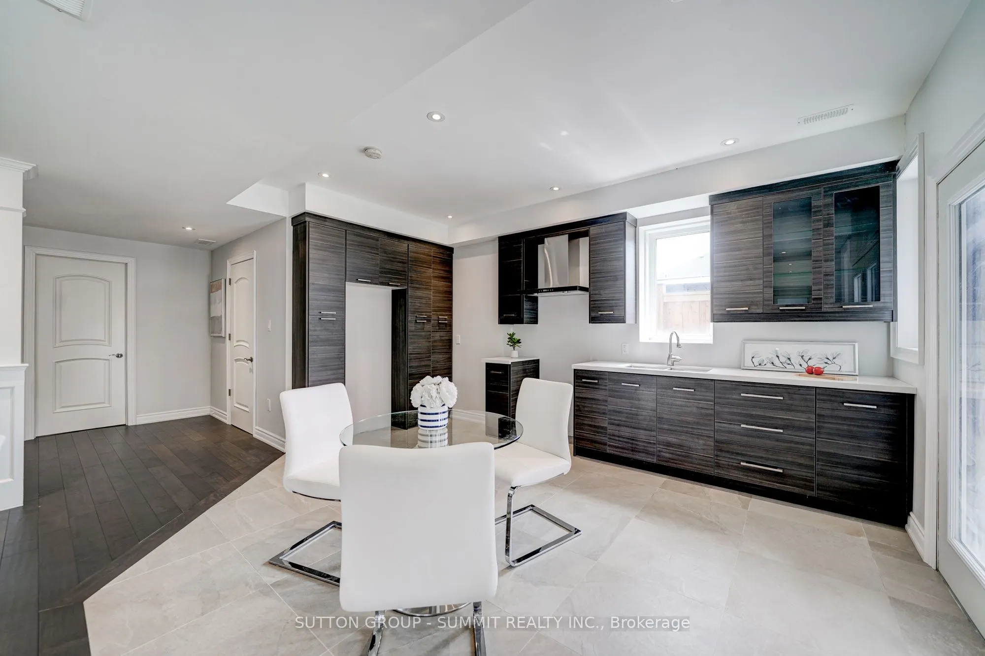 6 Flanders Road