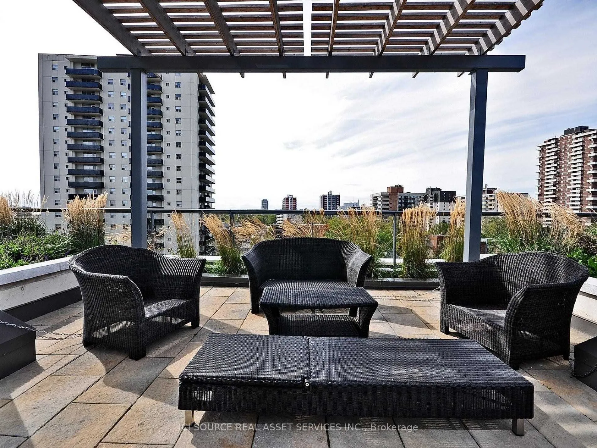 1 Hurontario Street, #211