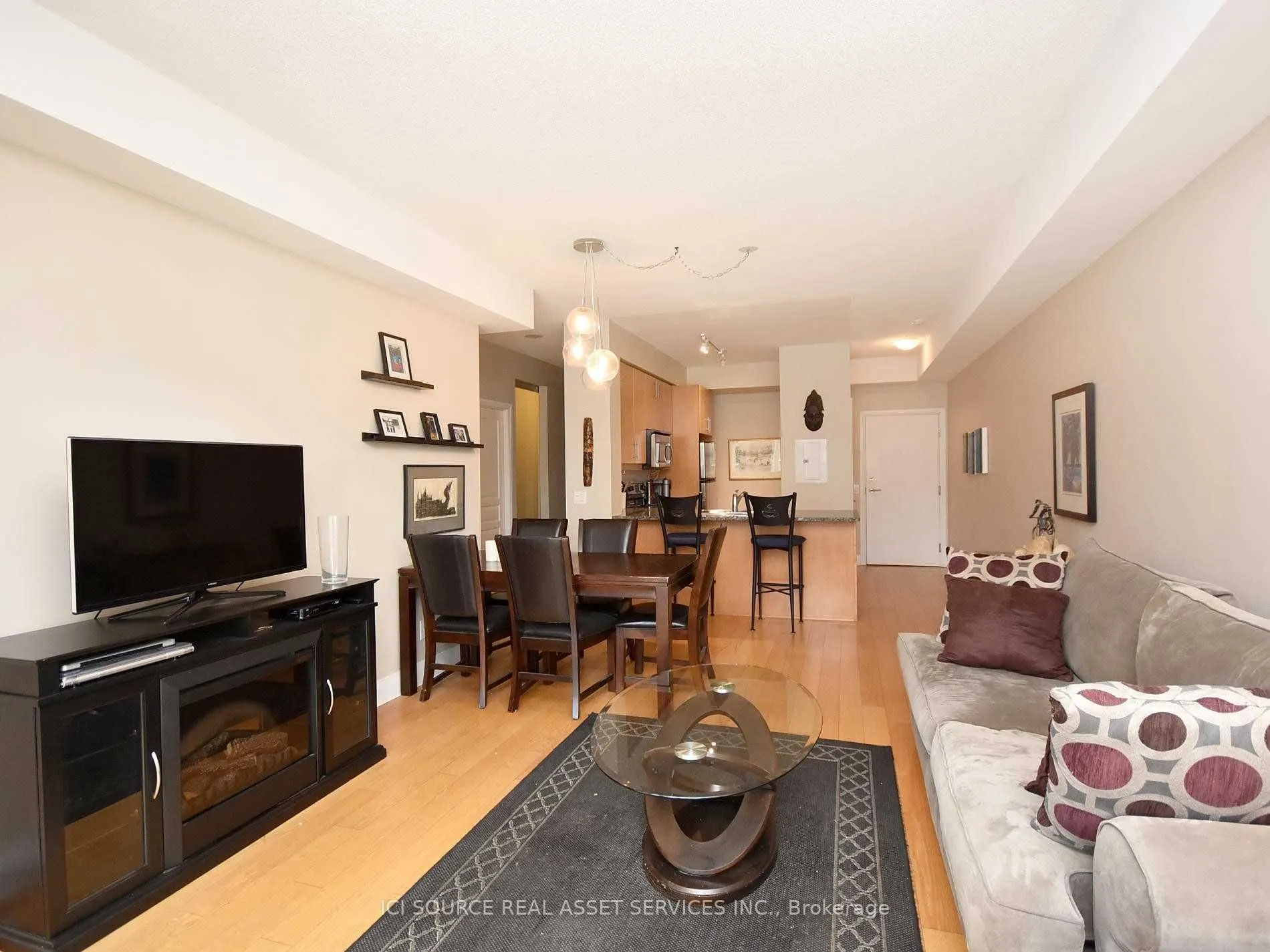 1 Hurontario Street, #211