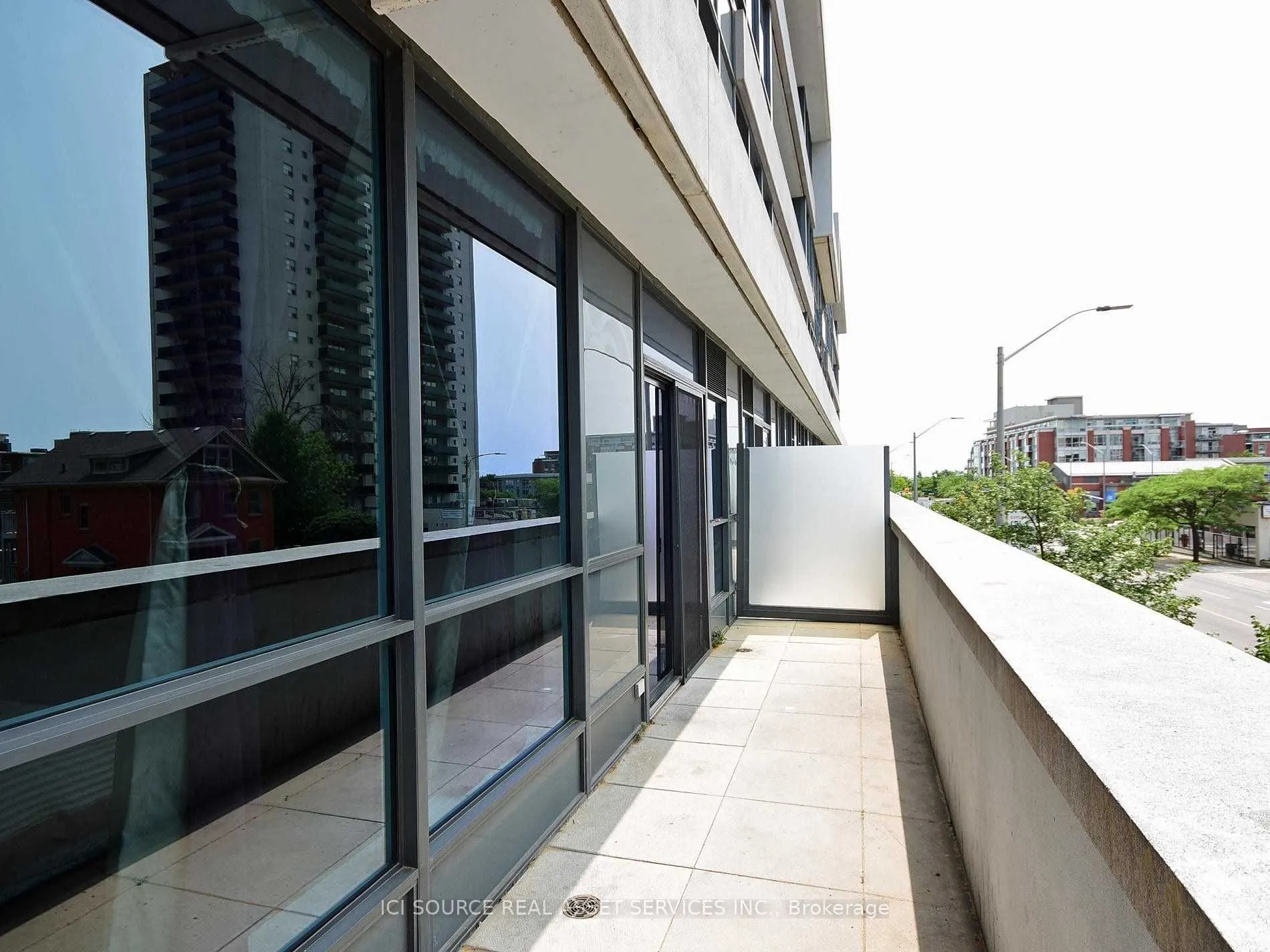 1 Hurontario Street, #211