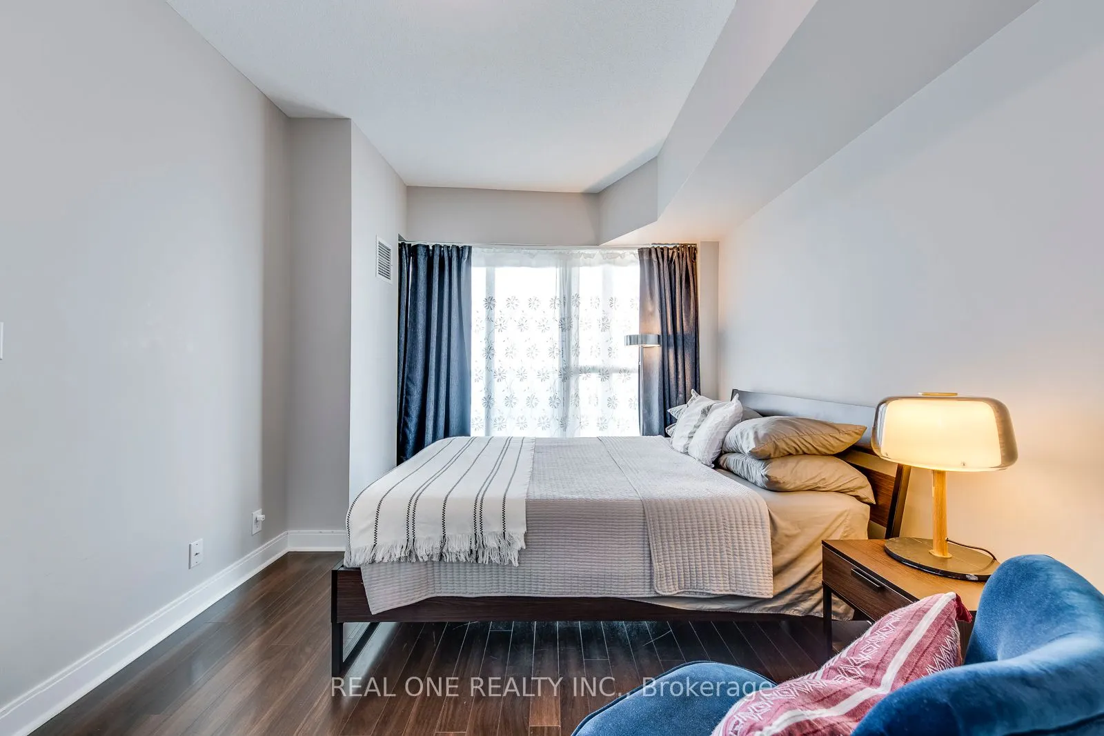 60 Absolute Avenue, #4402
