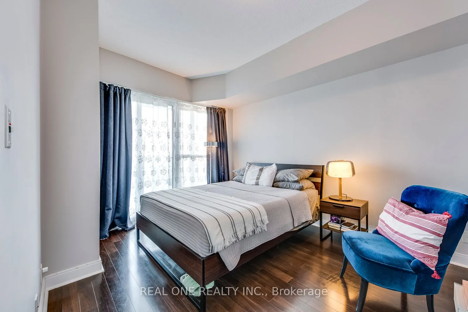 60 Absolute Avenue, #4402