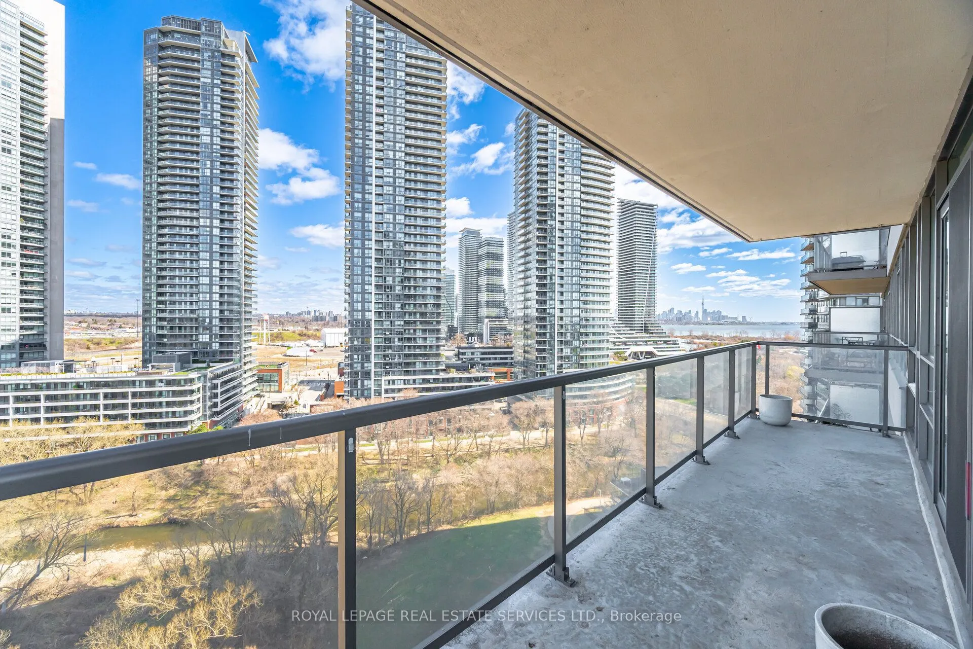 15 Legion Road, #1404