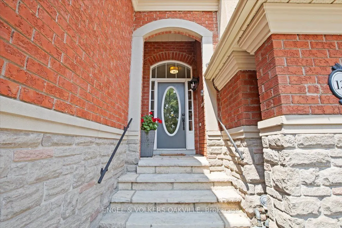 135 Tawny Crescent