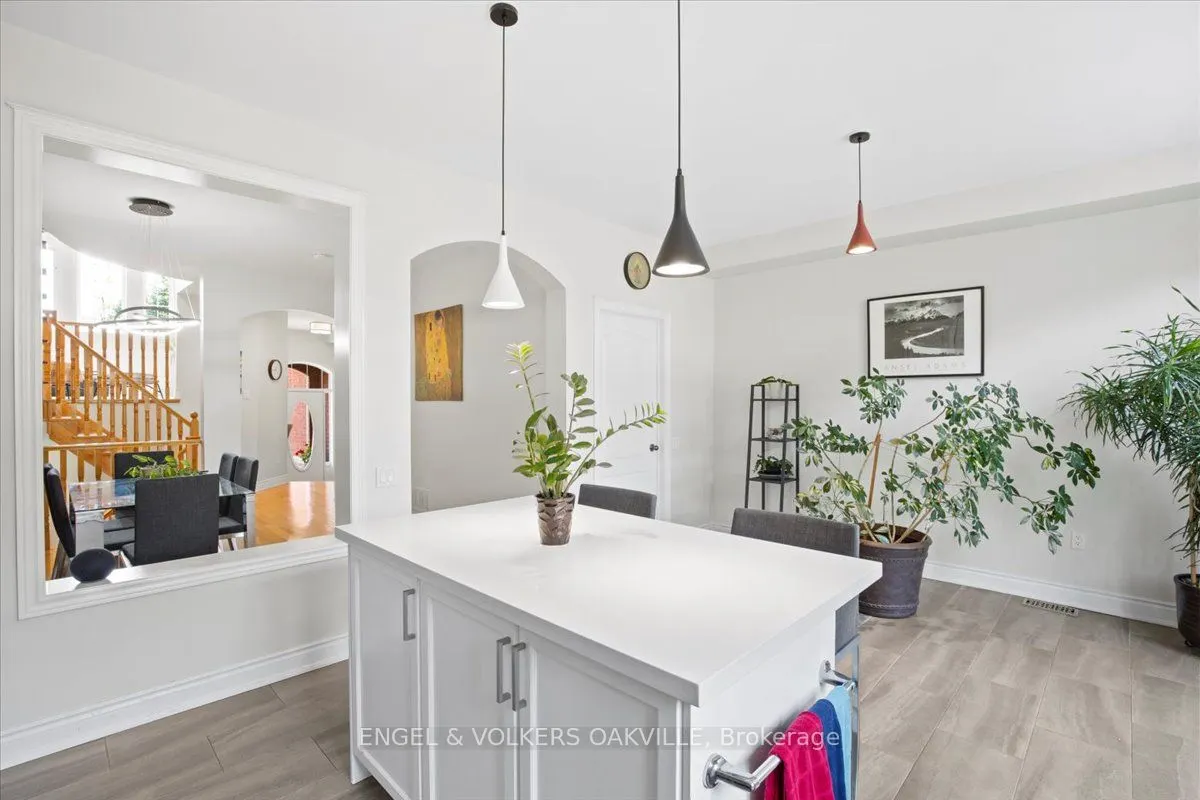 135 Tawny Crescent