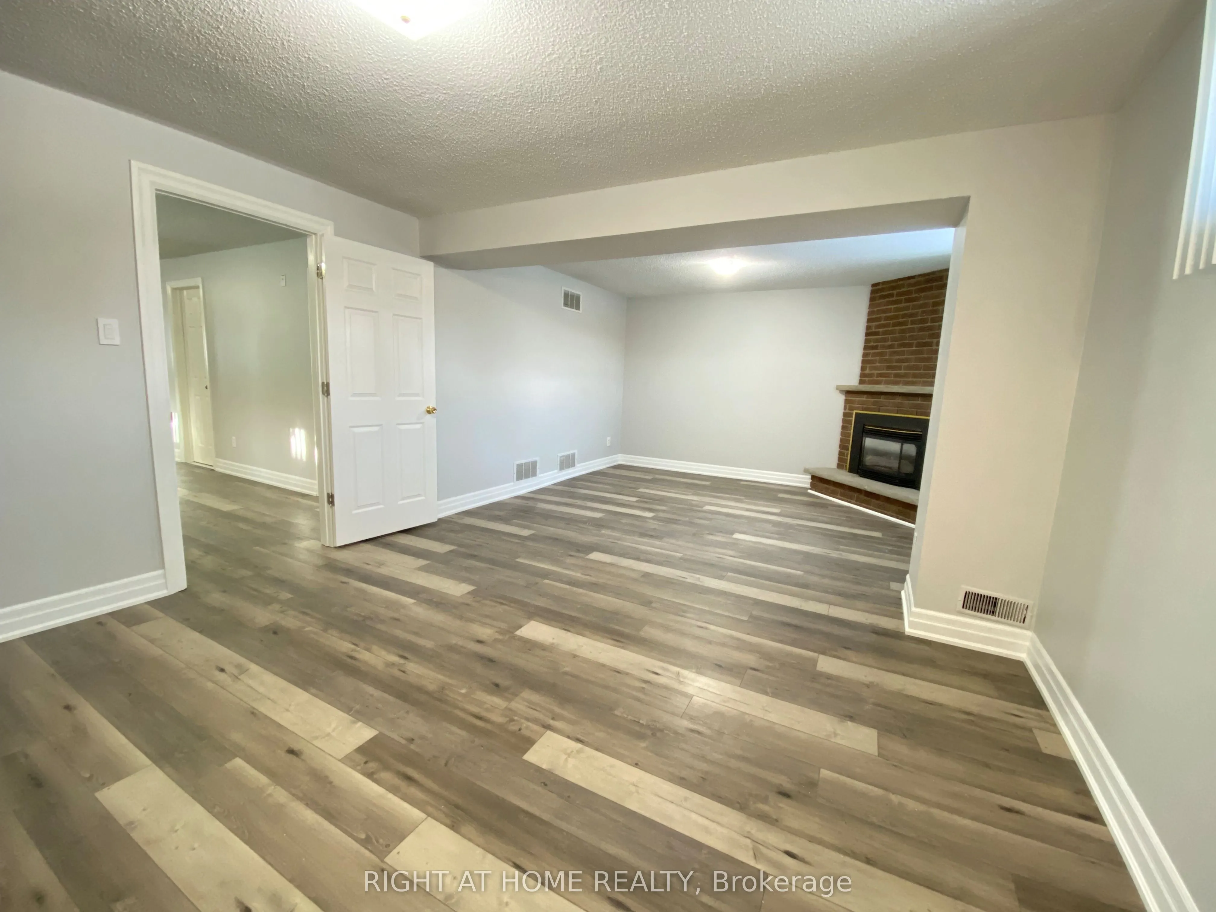 1157 Meander Court, #Lower