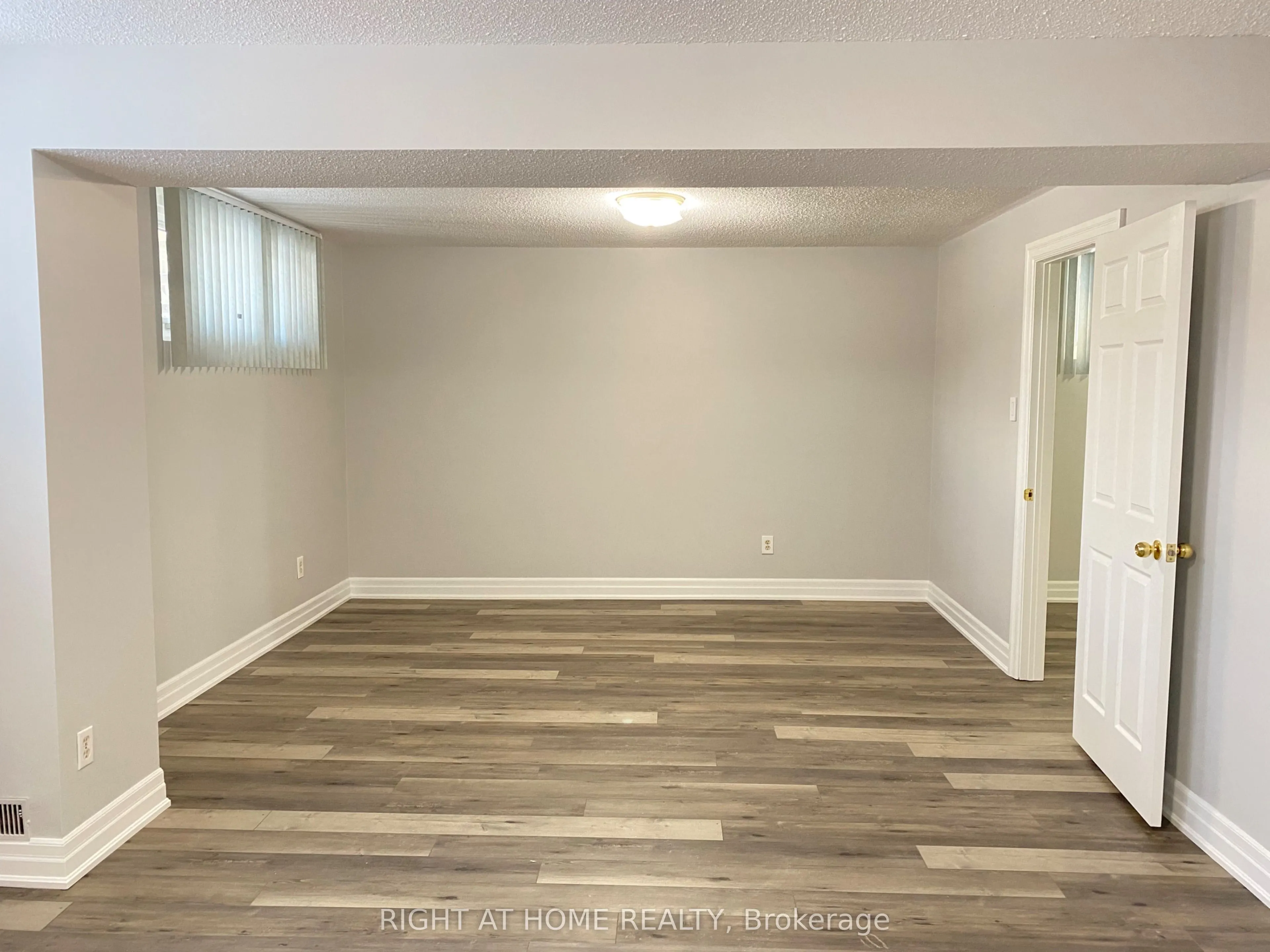 1157 Meander Court, #Lower