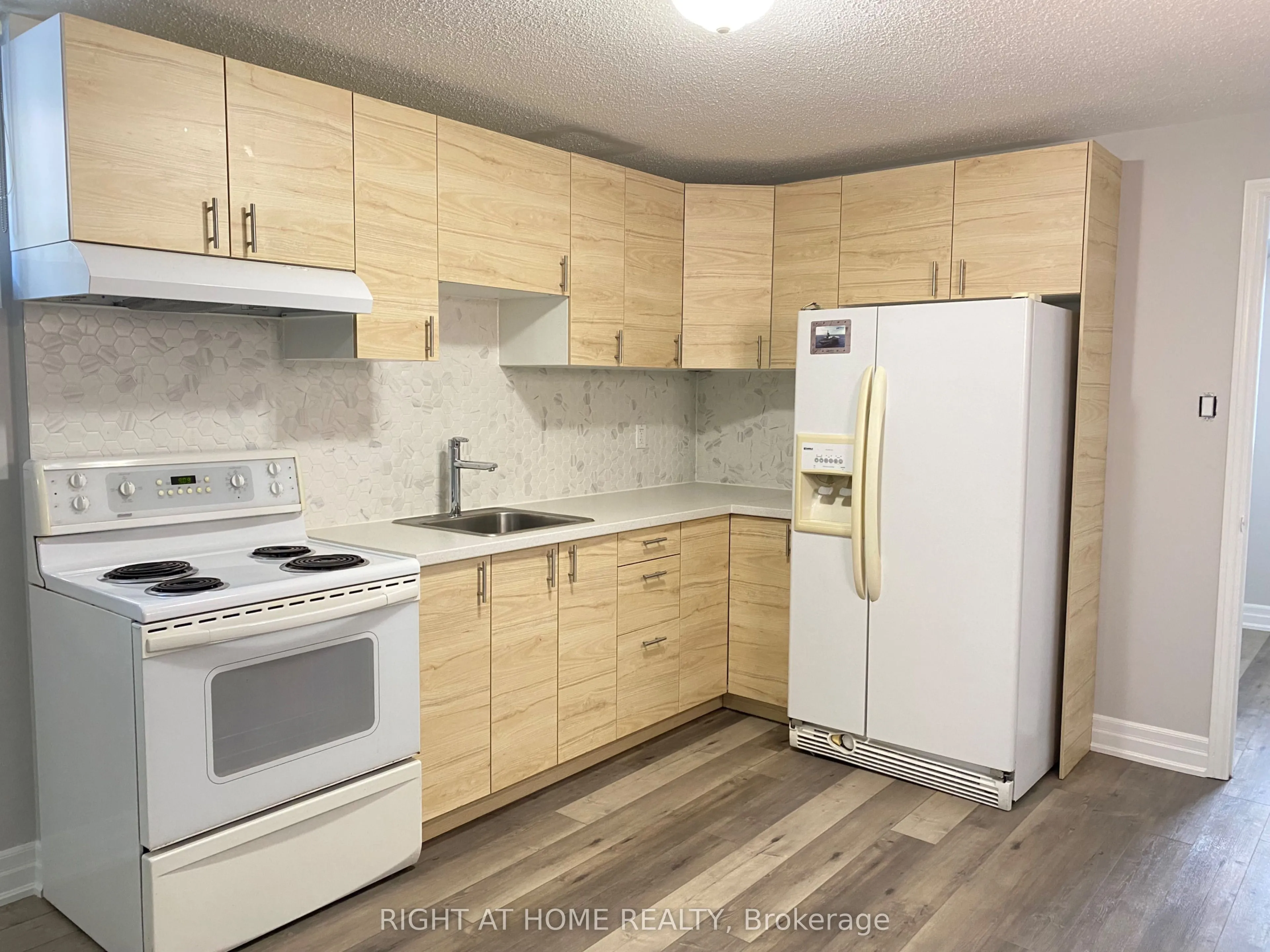 1157 Meander Court, #Lower