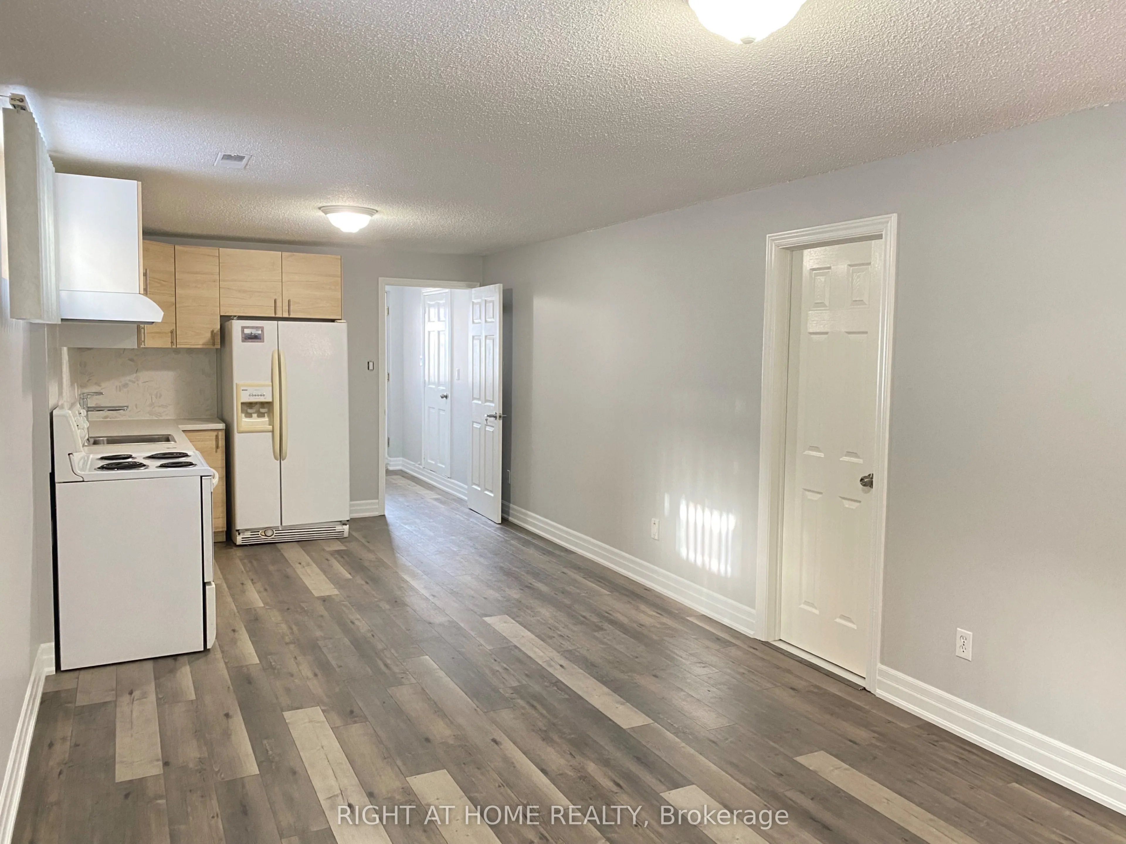 1157 Meander Court, #Lower