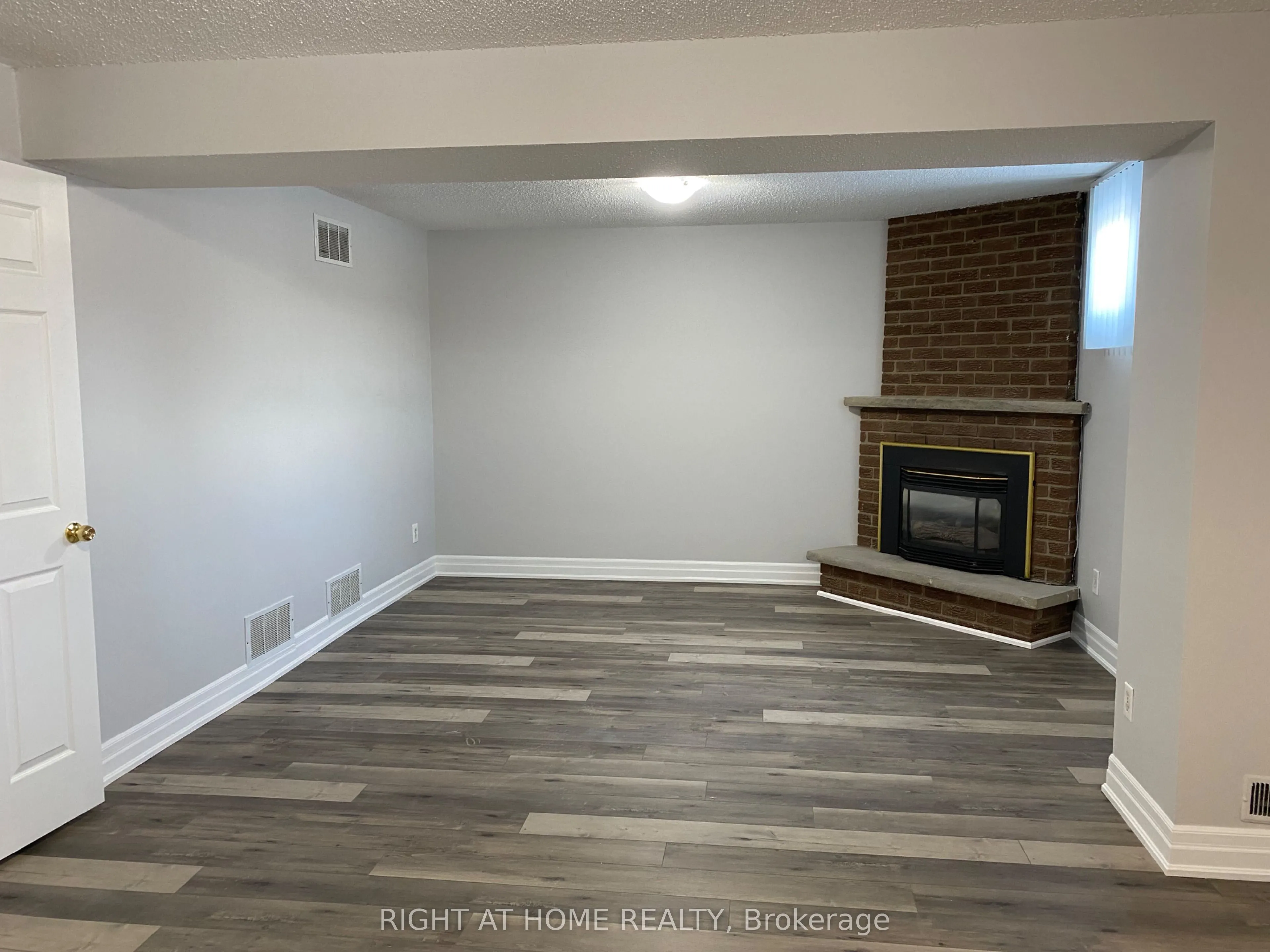 1157 Meander Court, #Lower