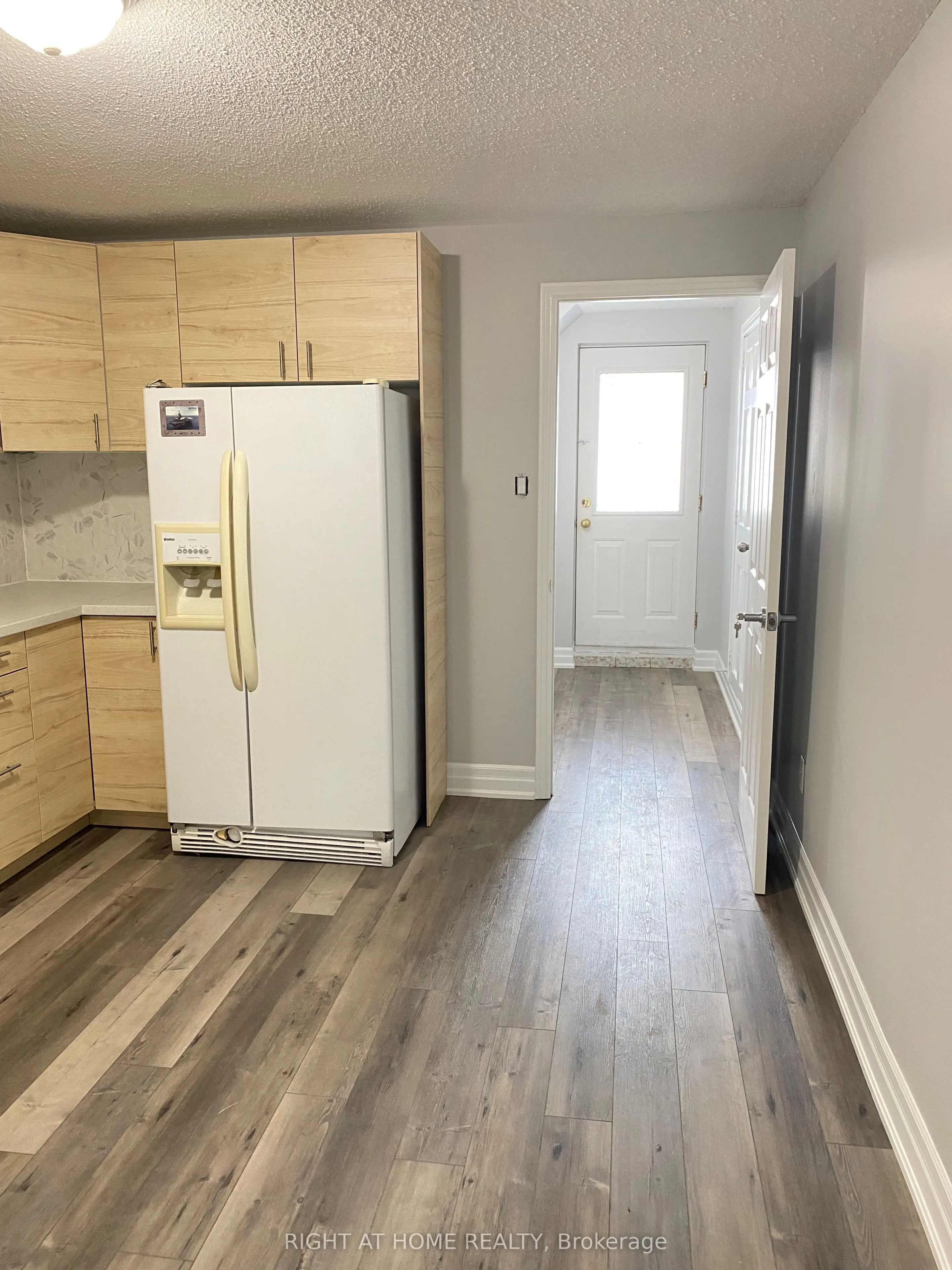 1157 Meander Court, #Lower