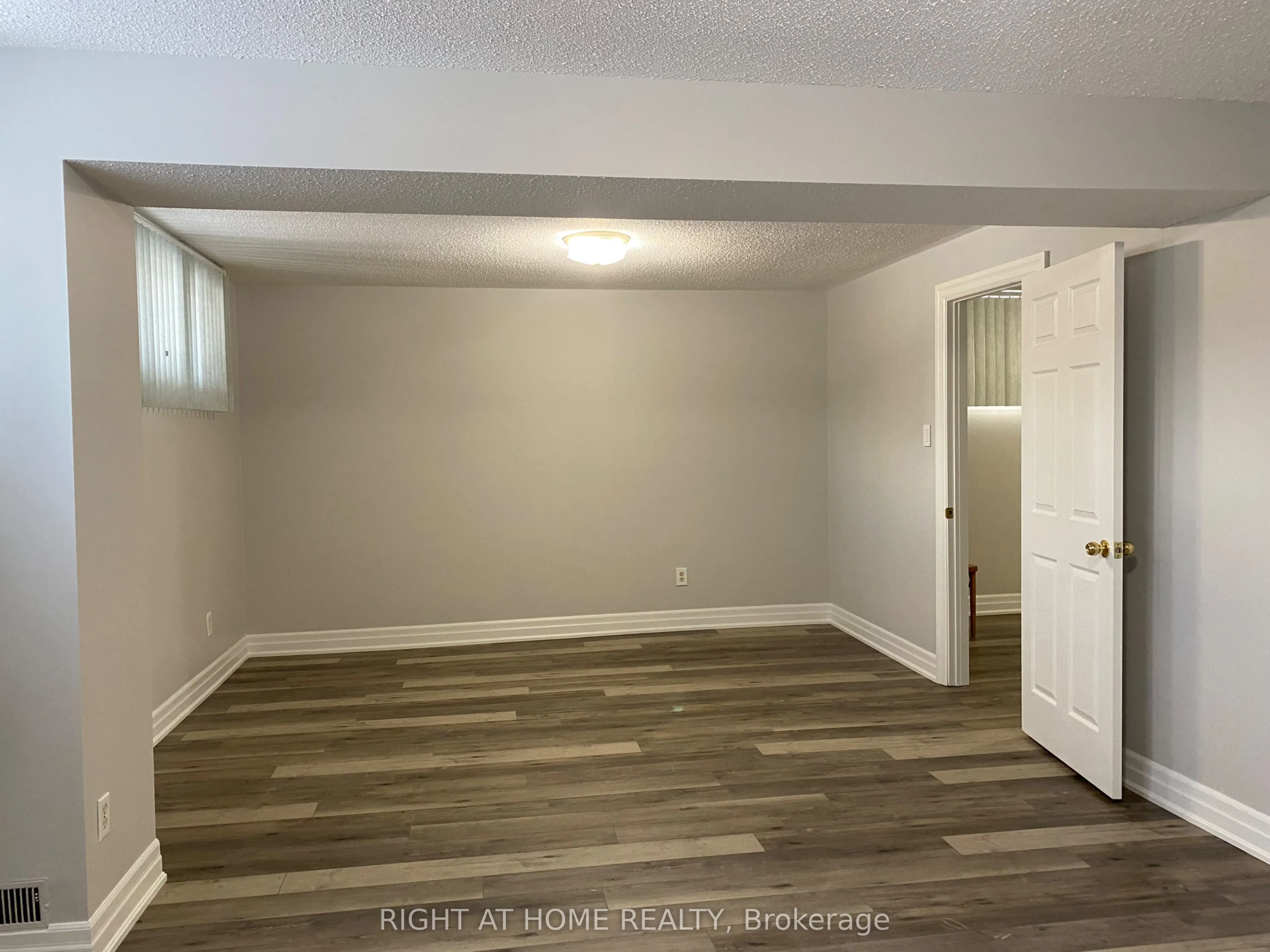 1157 Meander Court, #Lower